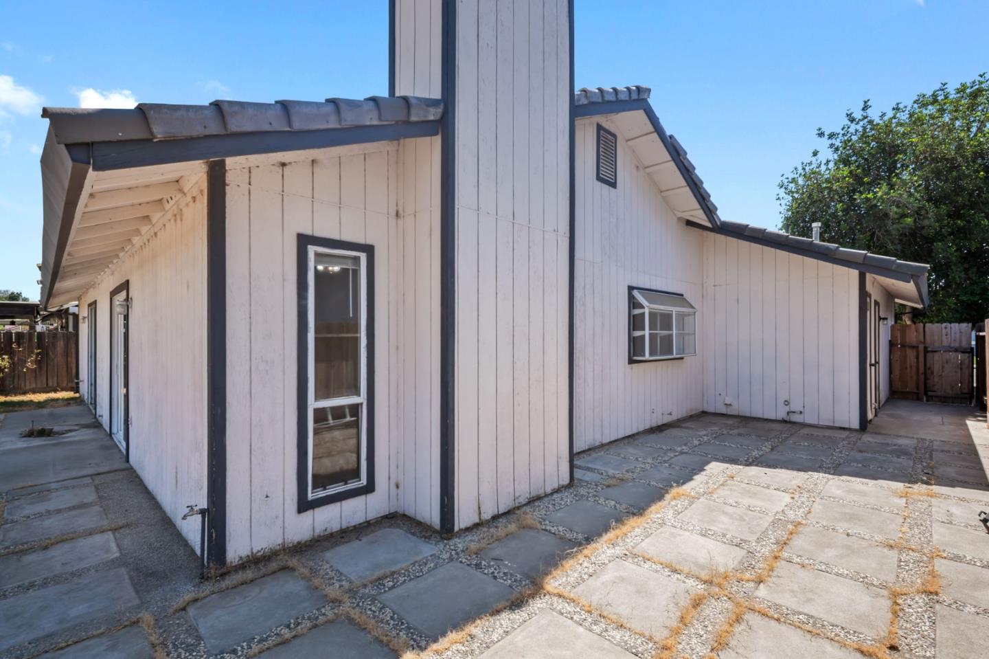 1024 Walnutwood Court