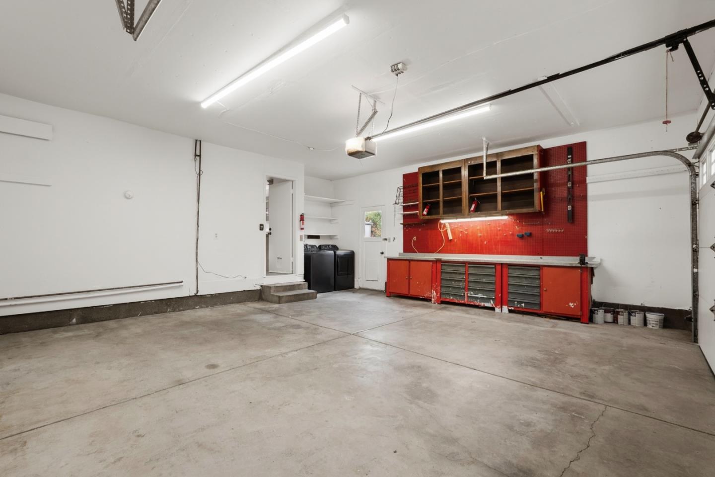1091 Century Drive