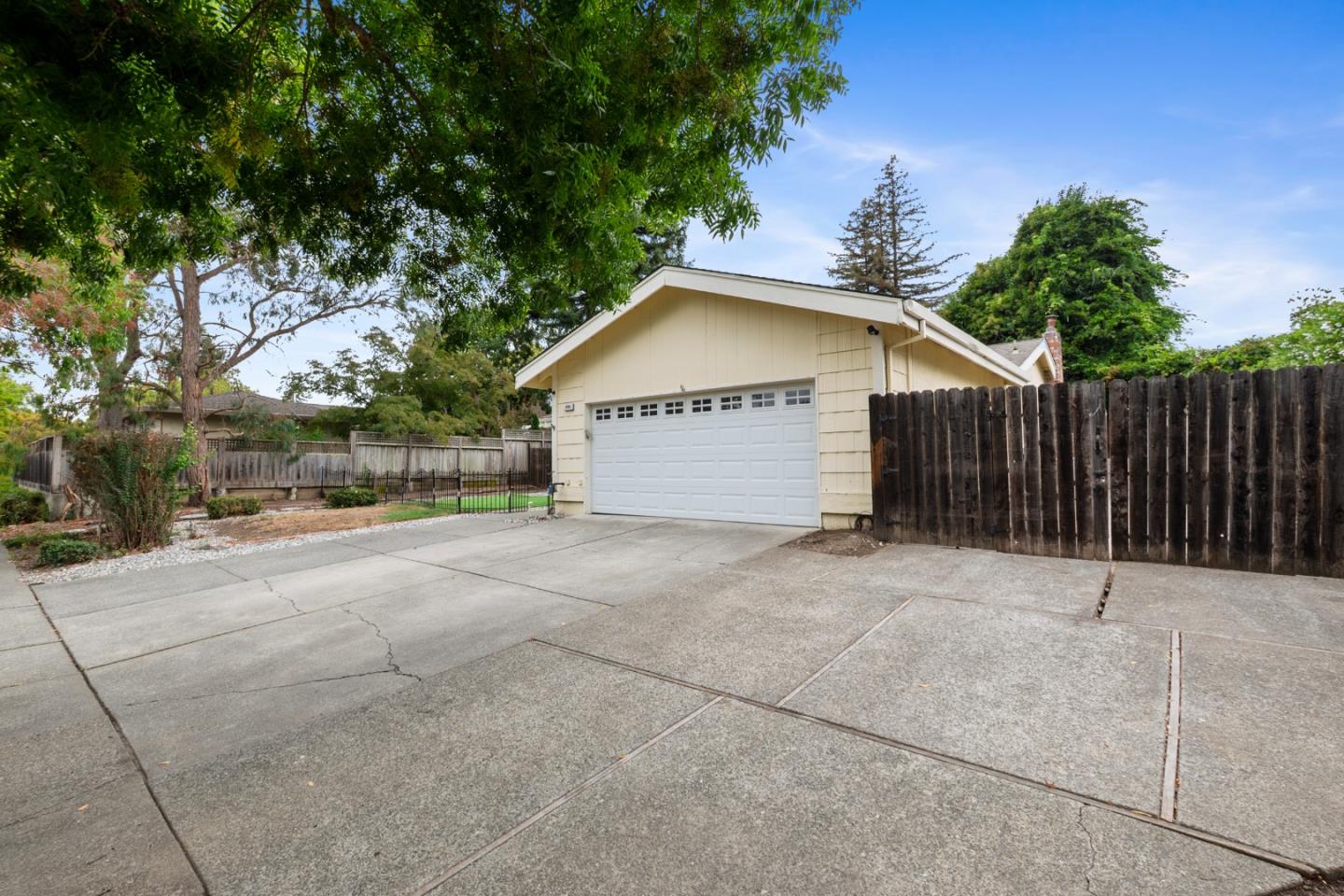 1091 Century Drive