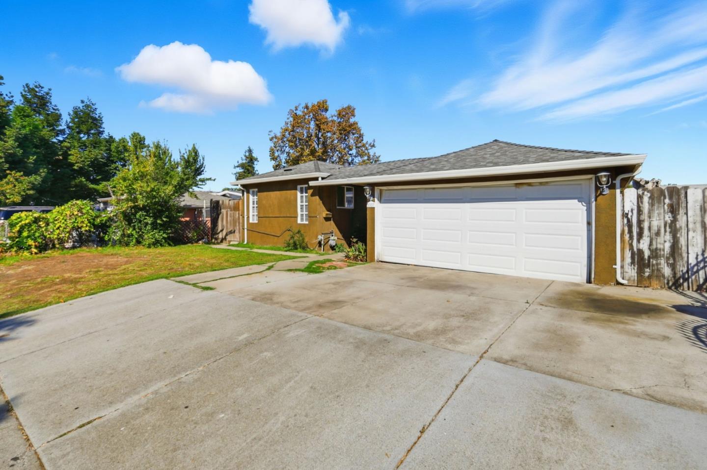 1007 Newbridge Street, East Palo Alto