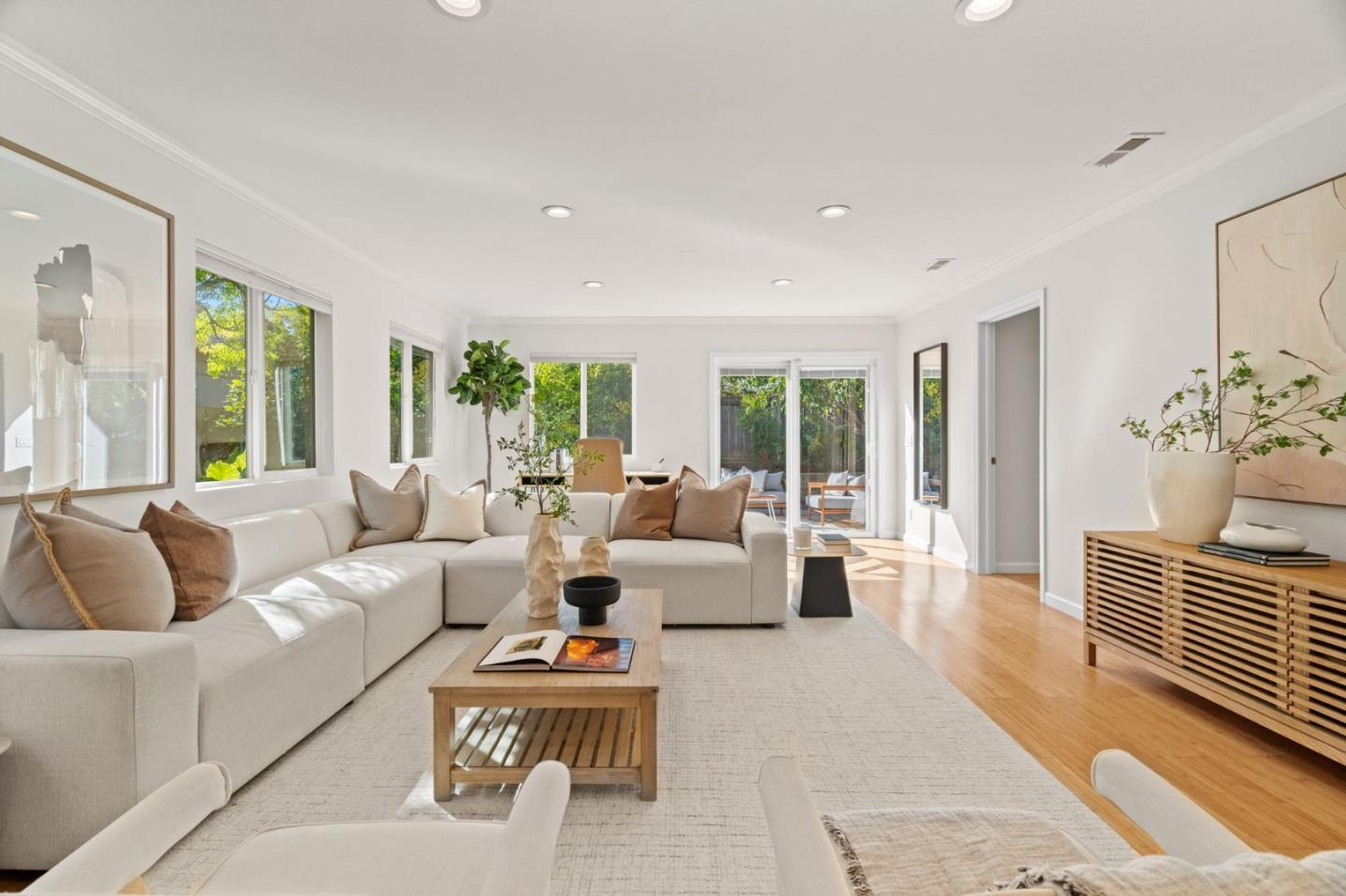 2267 Fenian Drive, Campbell