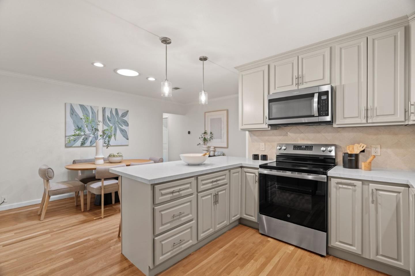 2267 Fenian Drive, Campbell