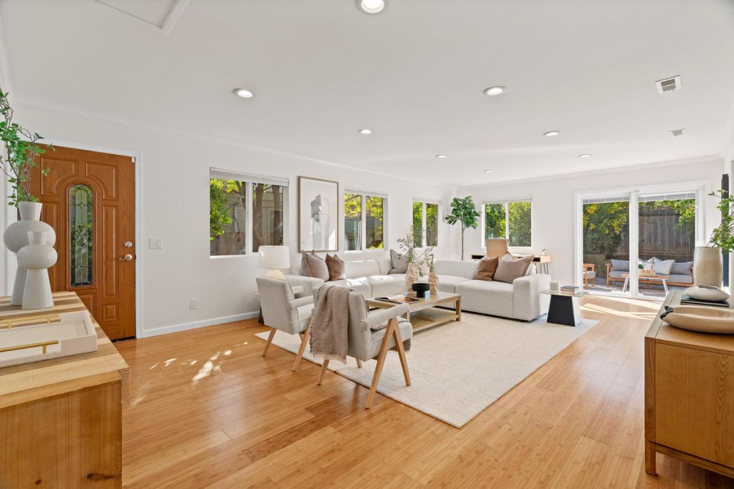 2267 Fenian Drive, Campbell