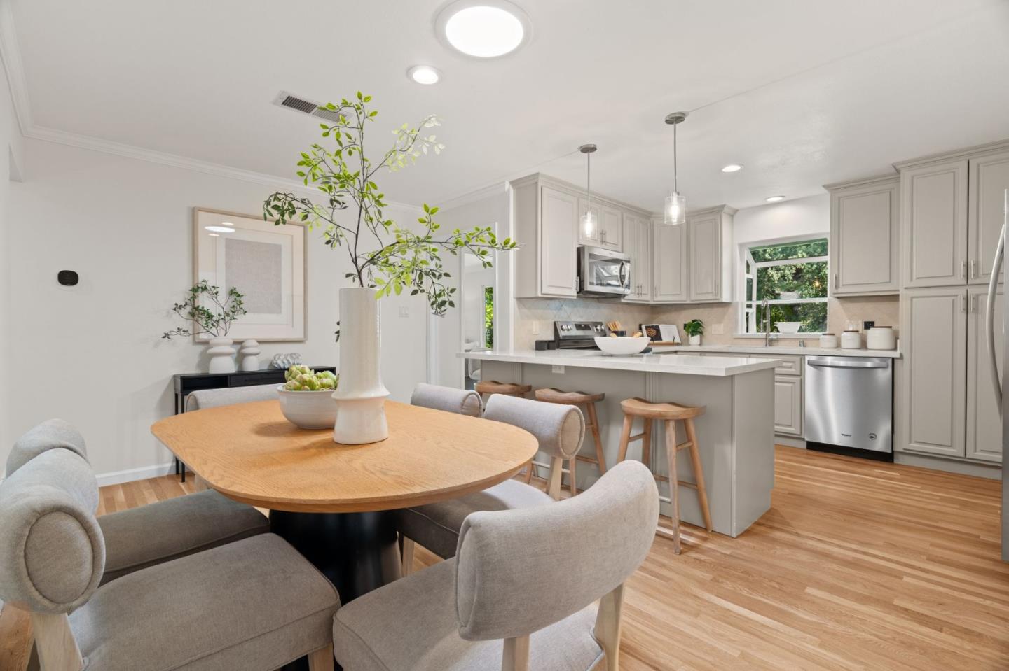 2267 Fenian Drive, Campbell