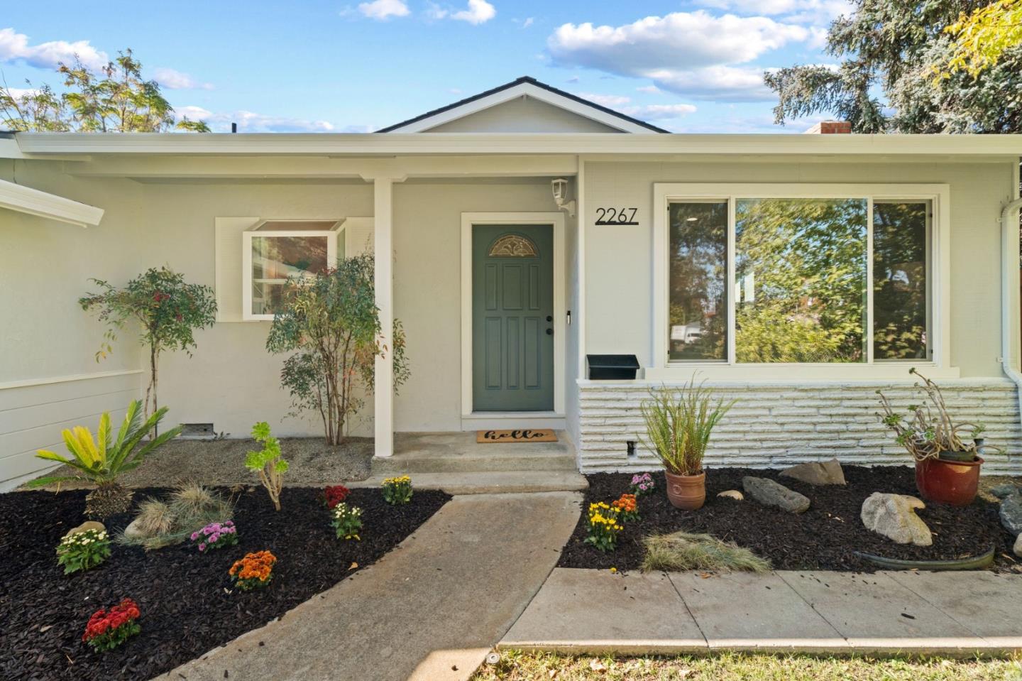 2267 Fenian Drive, Campbell