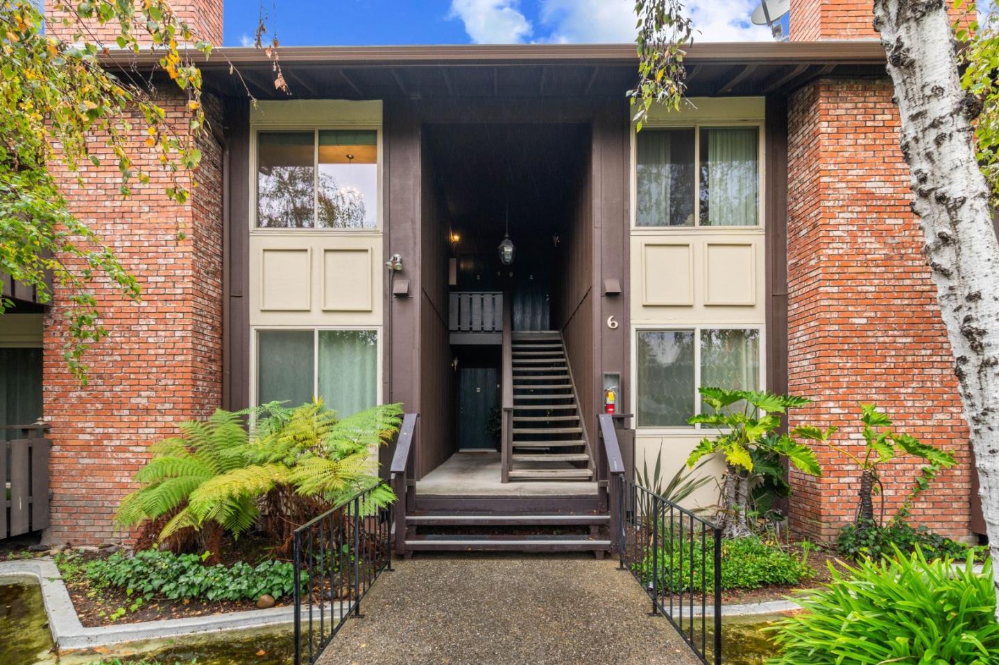 100 E Middlefield Road # 6G