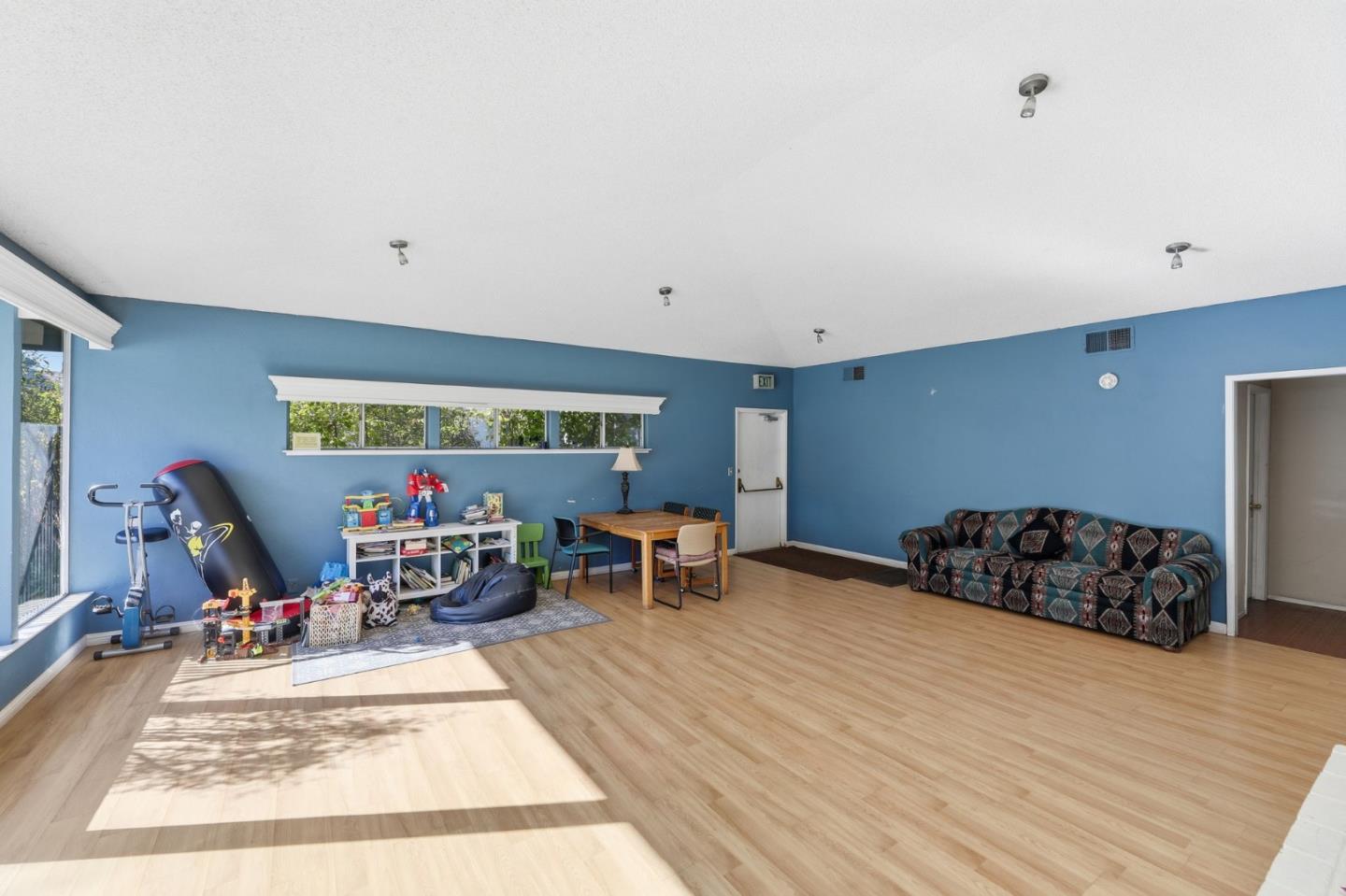 100 E Middlefield Road # 6G