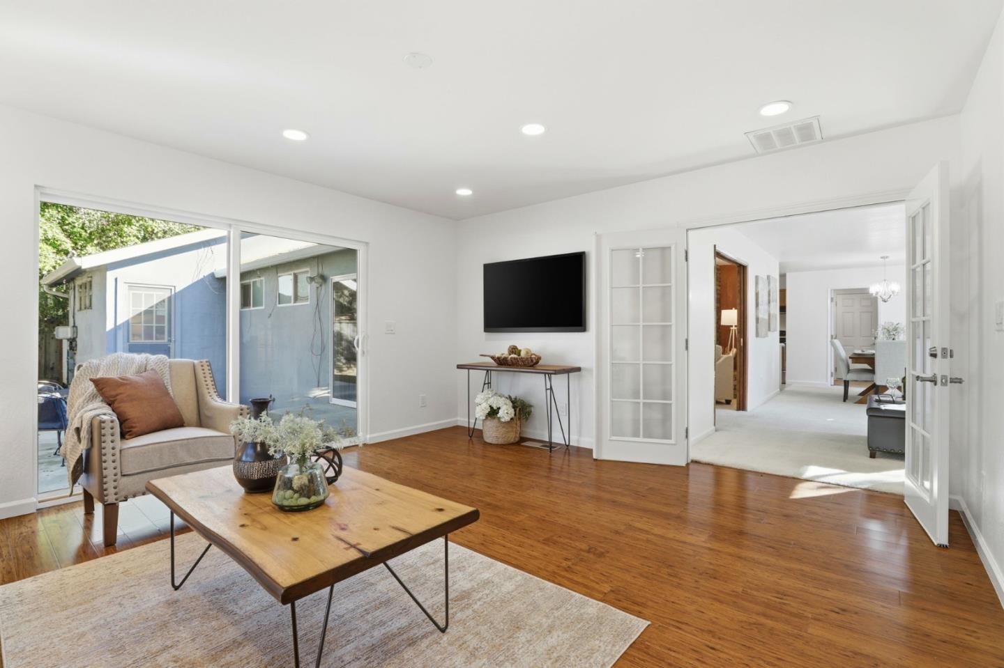 15581 Flintridge Drive