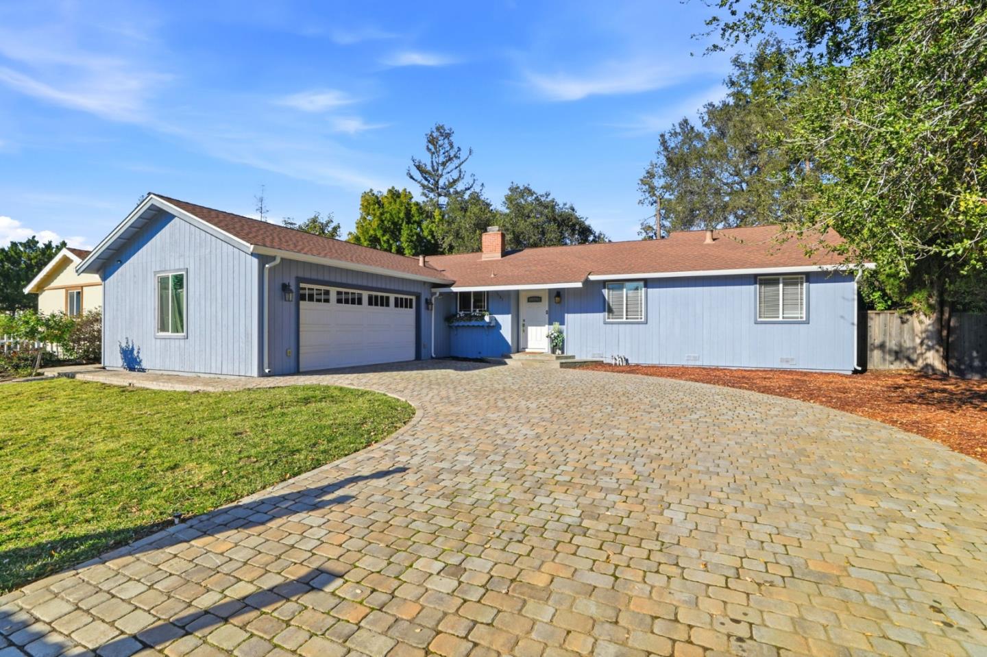 15581 Flintridge Drive