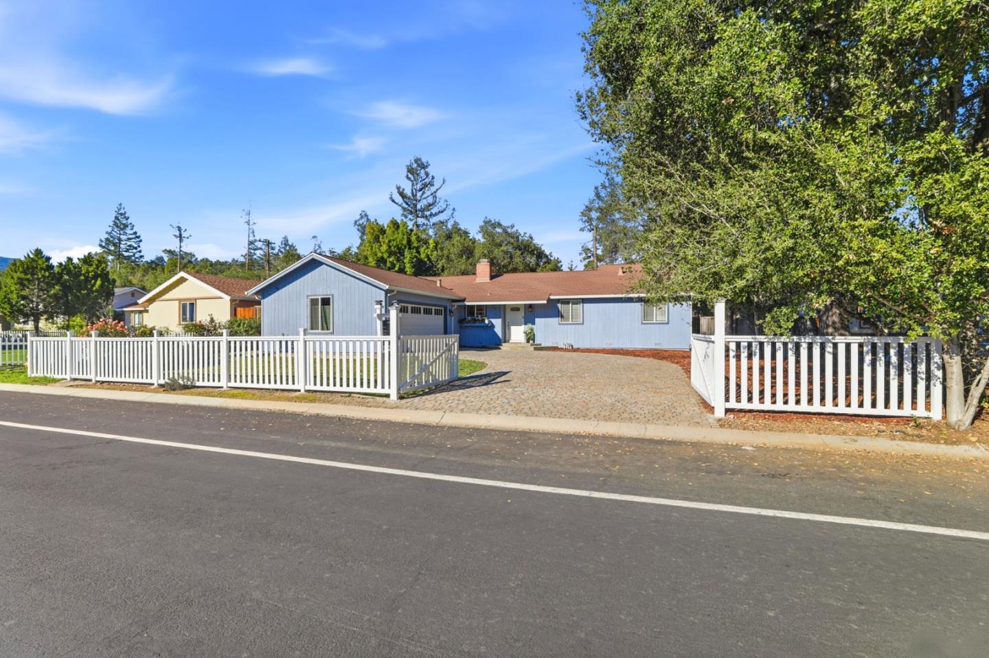 15581 Flintridge Drive