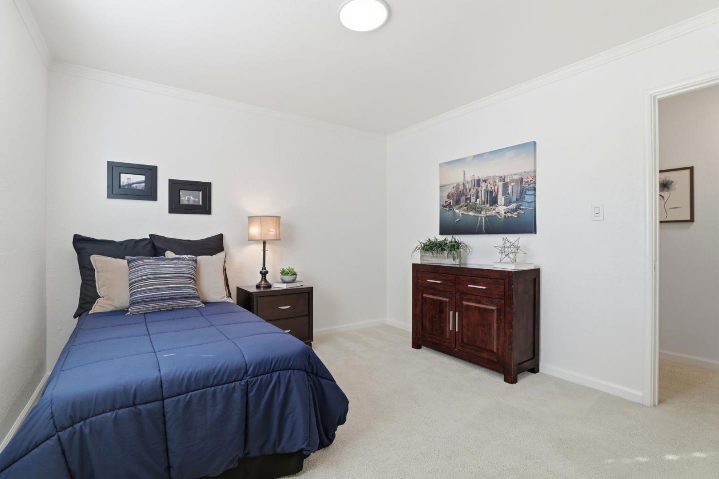 15581 Flintridge Drive