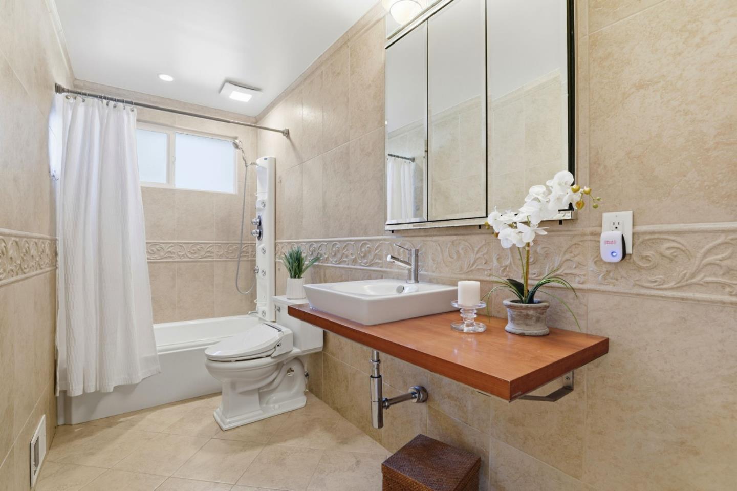 15581 Flintridge Drive