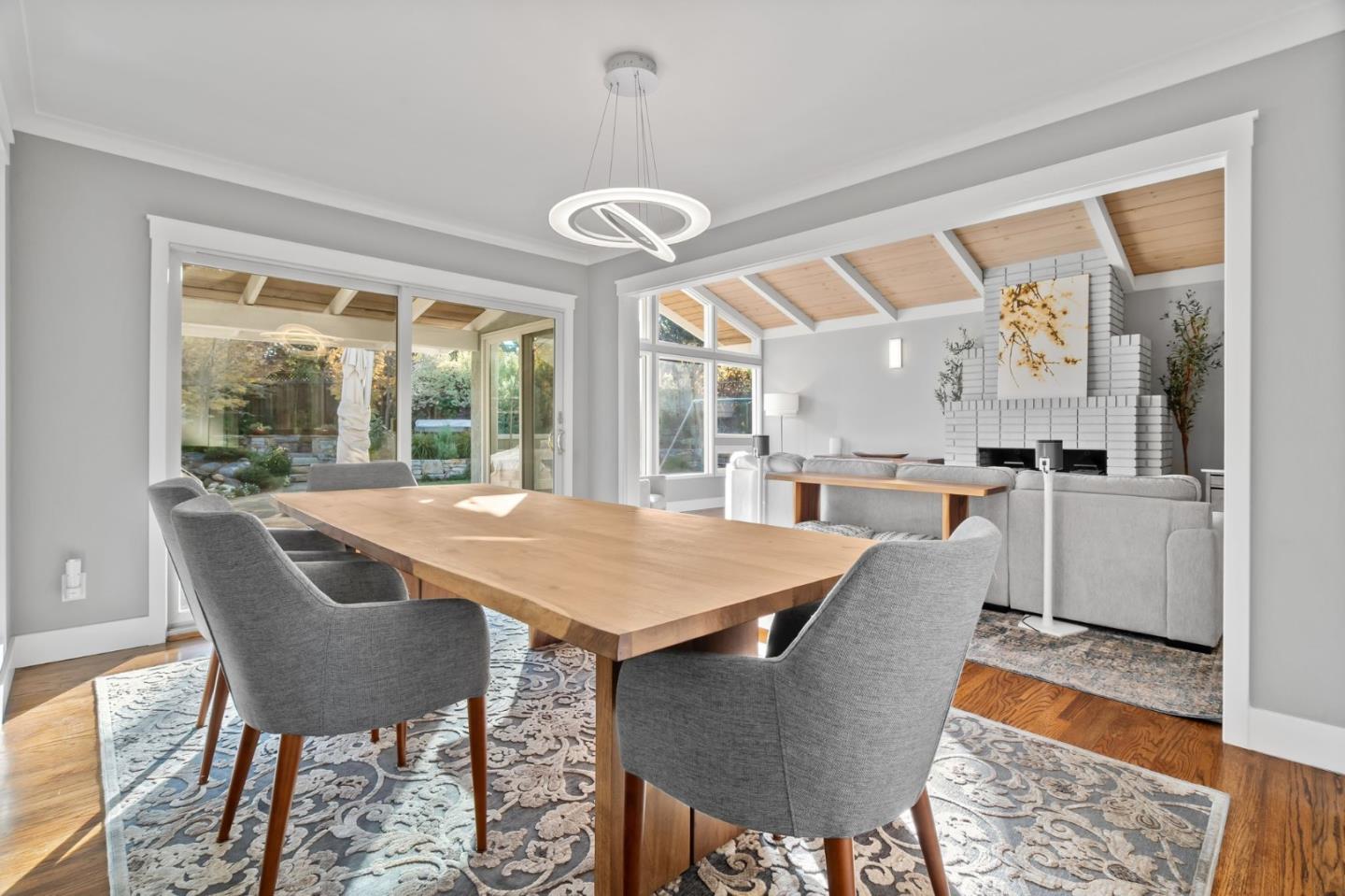 878 Miranda Green Street