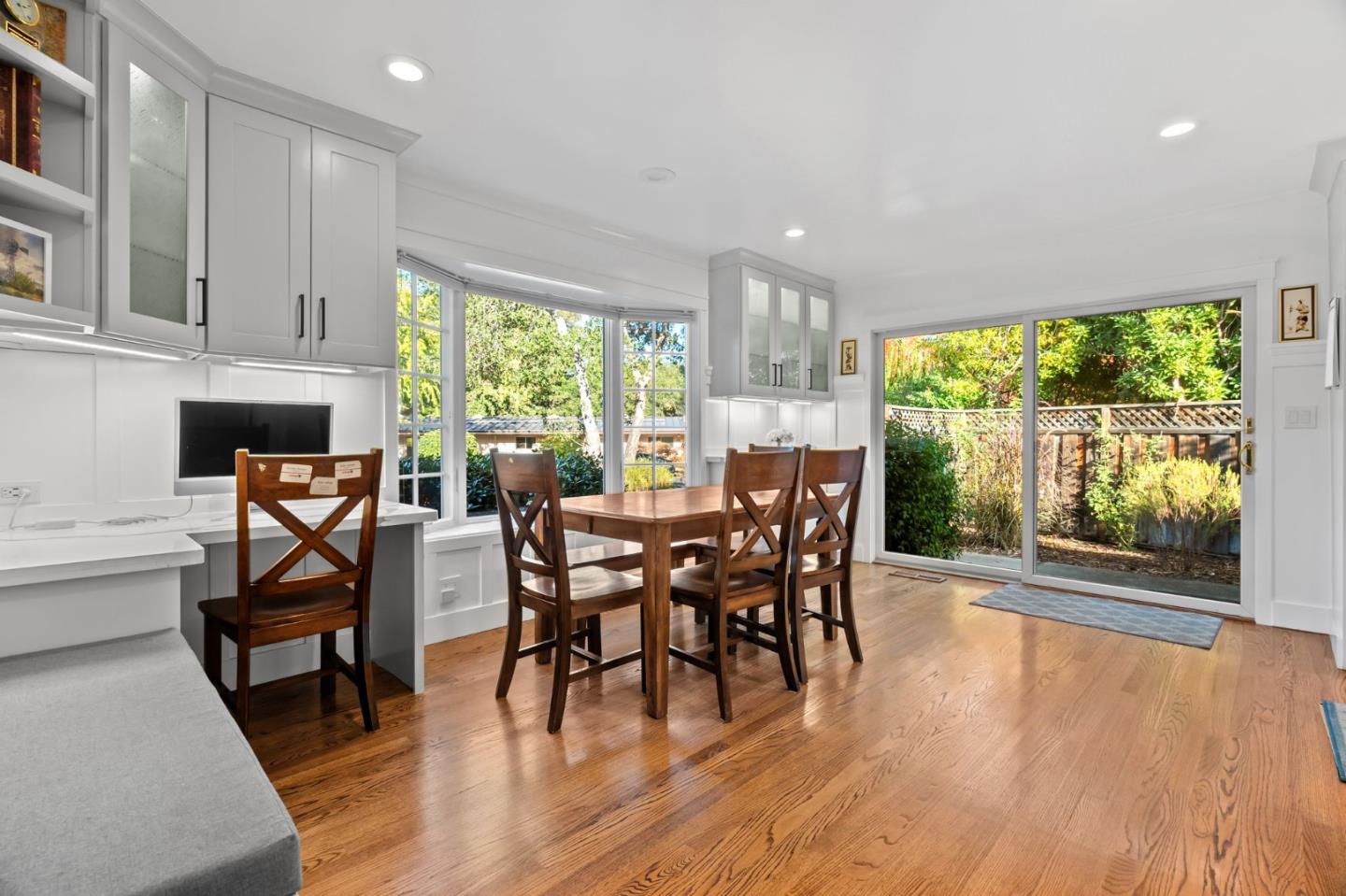 878 Miranda Green Street