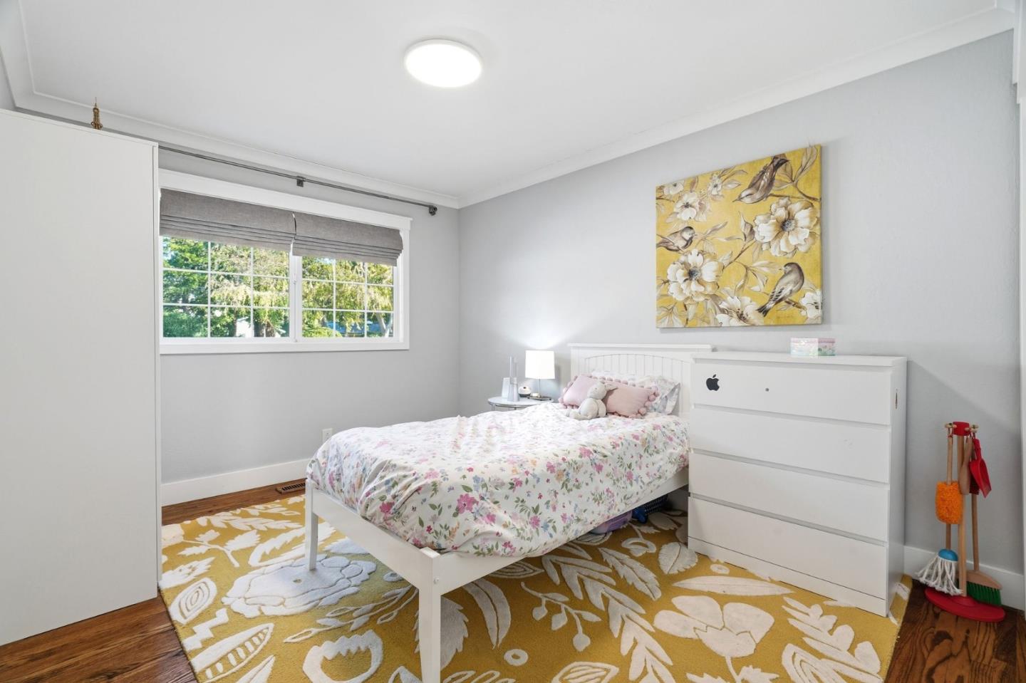 878 Miranda Green Street