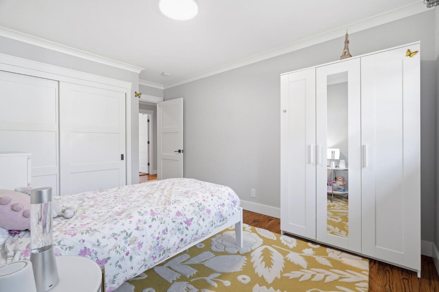 878 Miranda Green Street