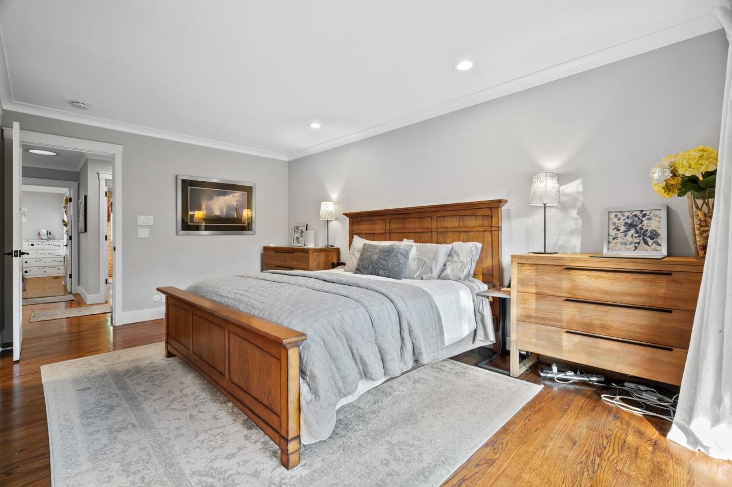 878 Miranda Green Street