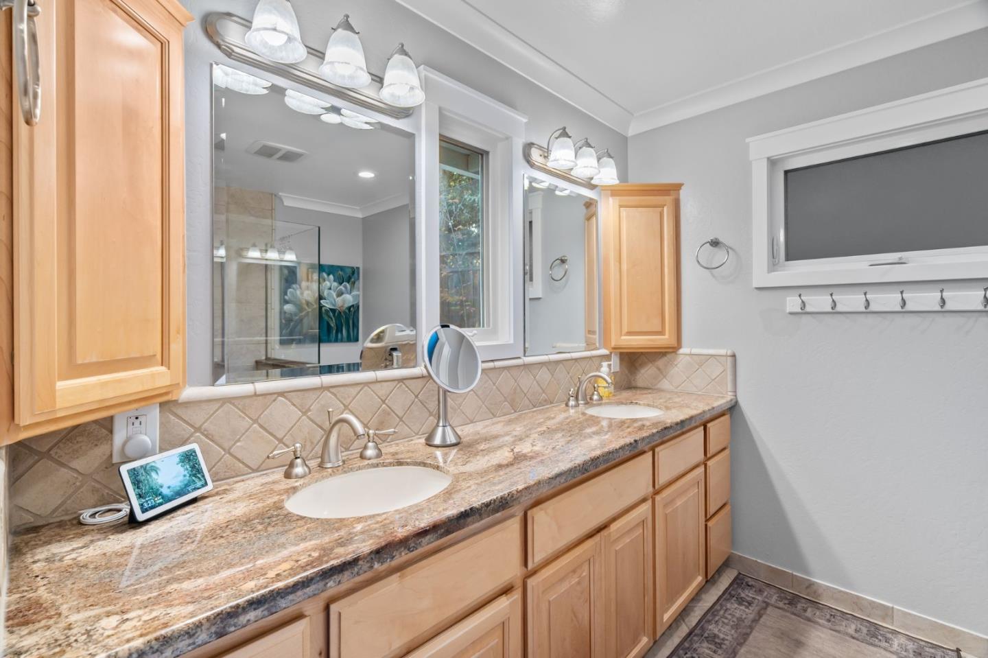 878 Miranda Green Street