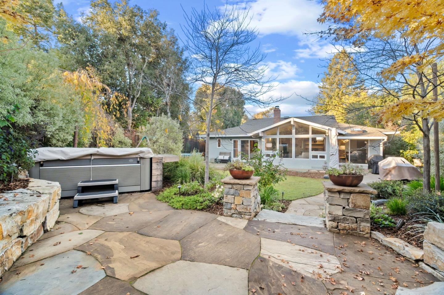 878 Miranda Green Street