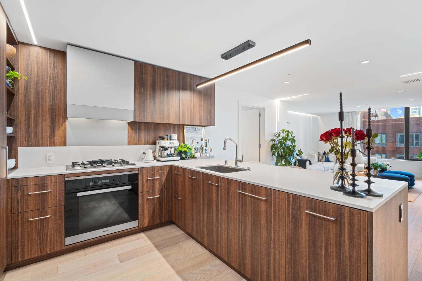 280 Spear Street 8J