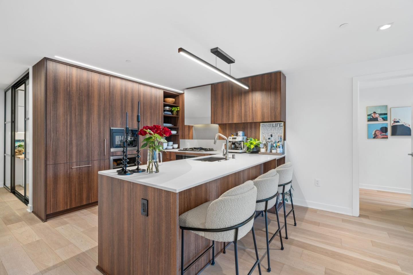 280 Spear Street 8J