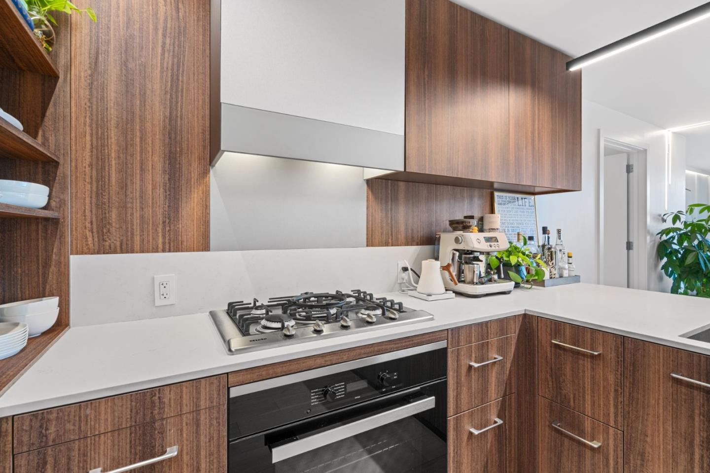 280 Spear Street 8J