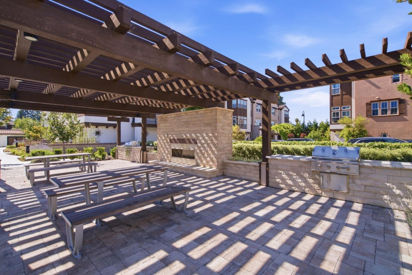 2348 Toledo Terrace