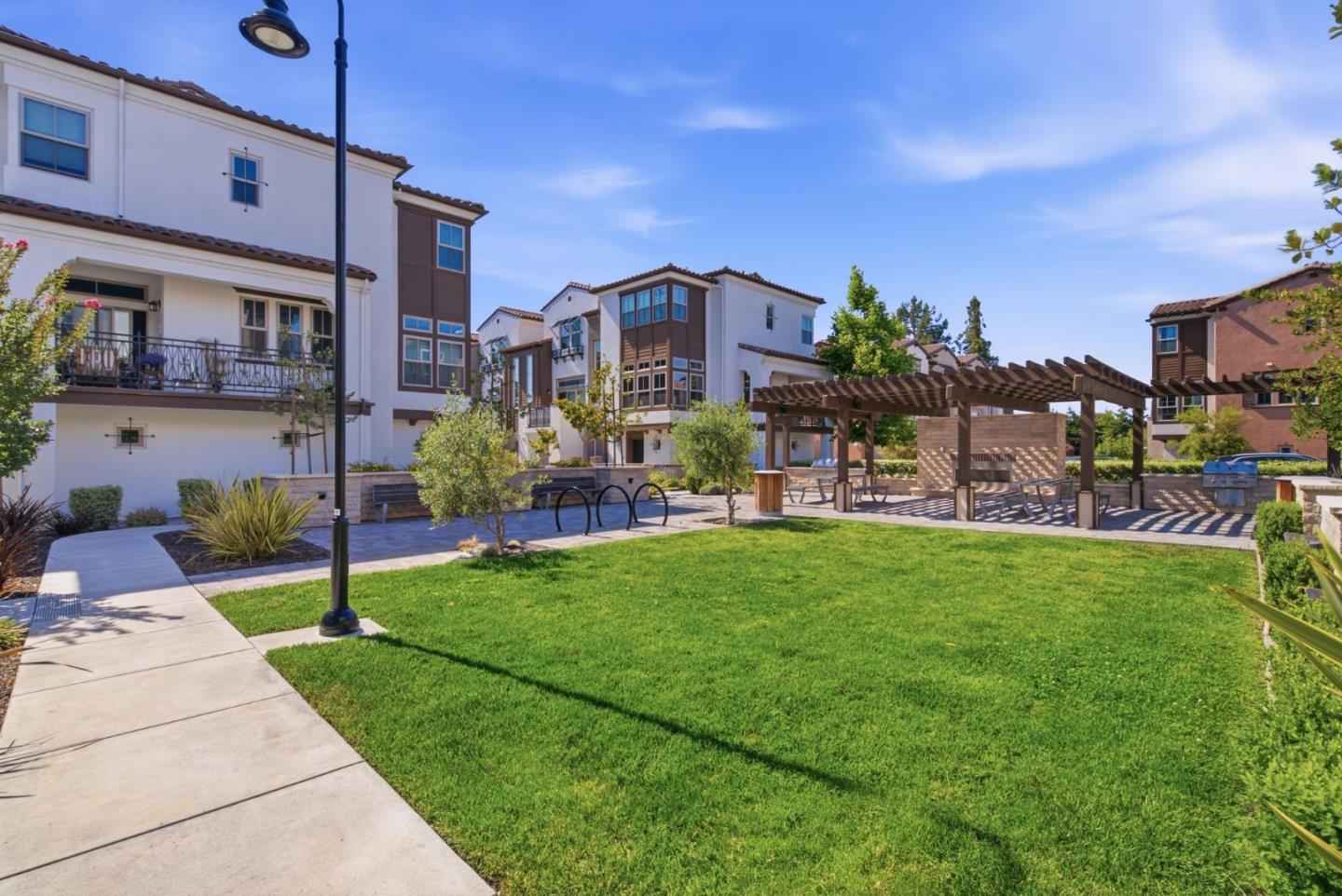2348 Toledo Terrace