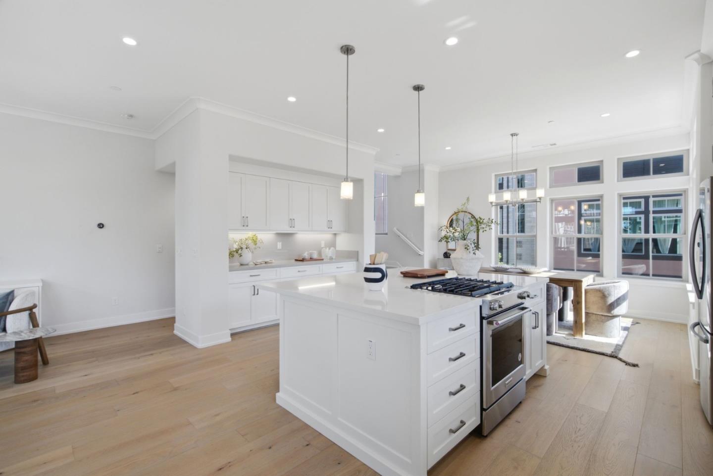 2348 Toledo Terrace