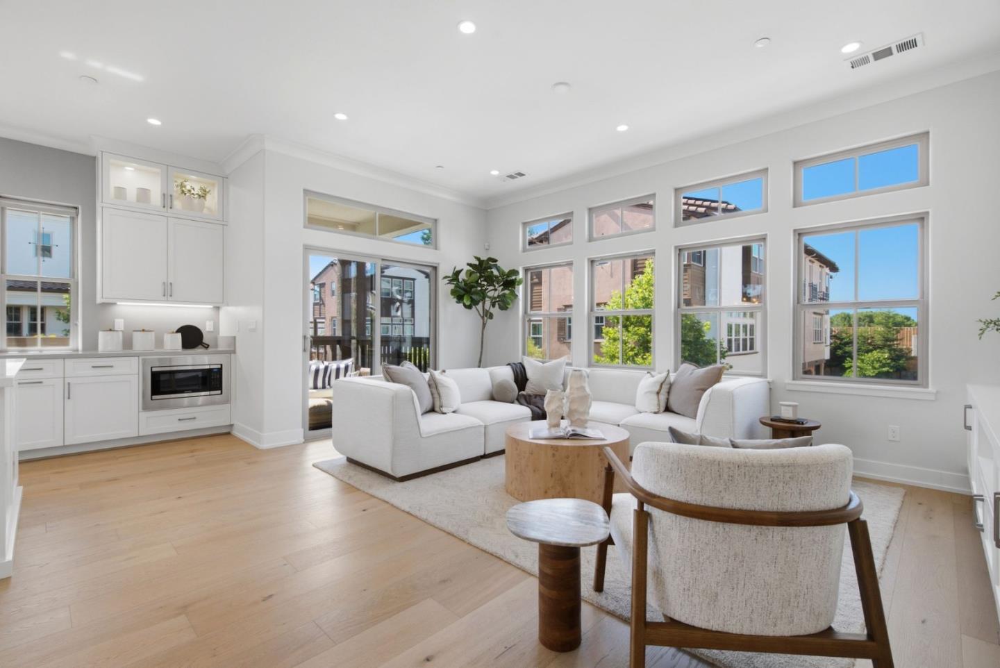 2348 Toledo Terrace