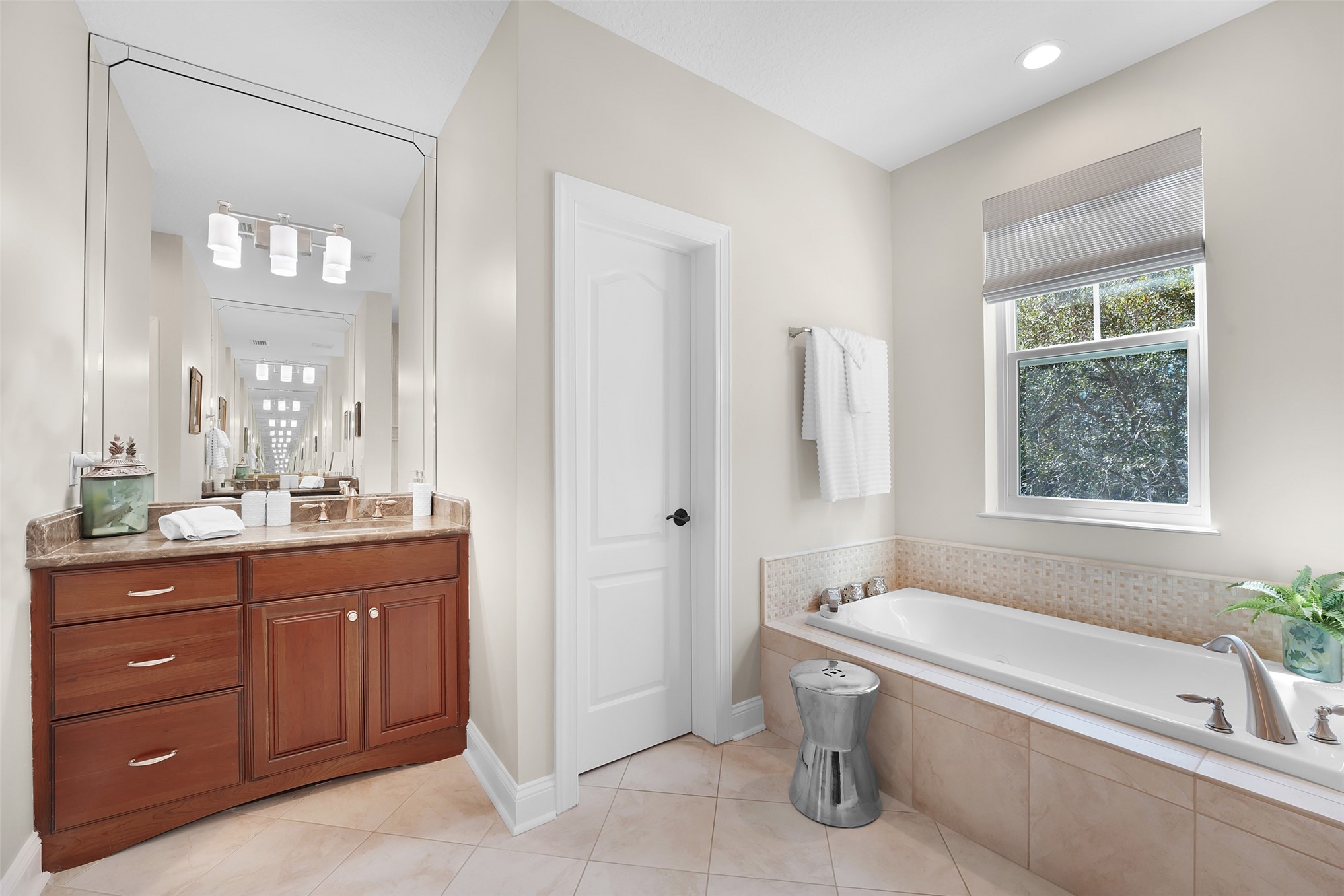 94038 HEMLOCK COURT