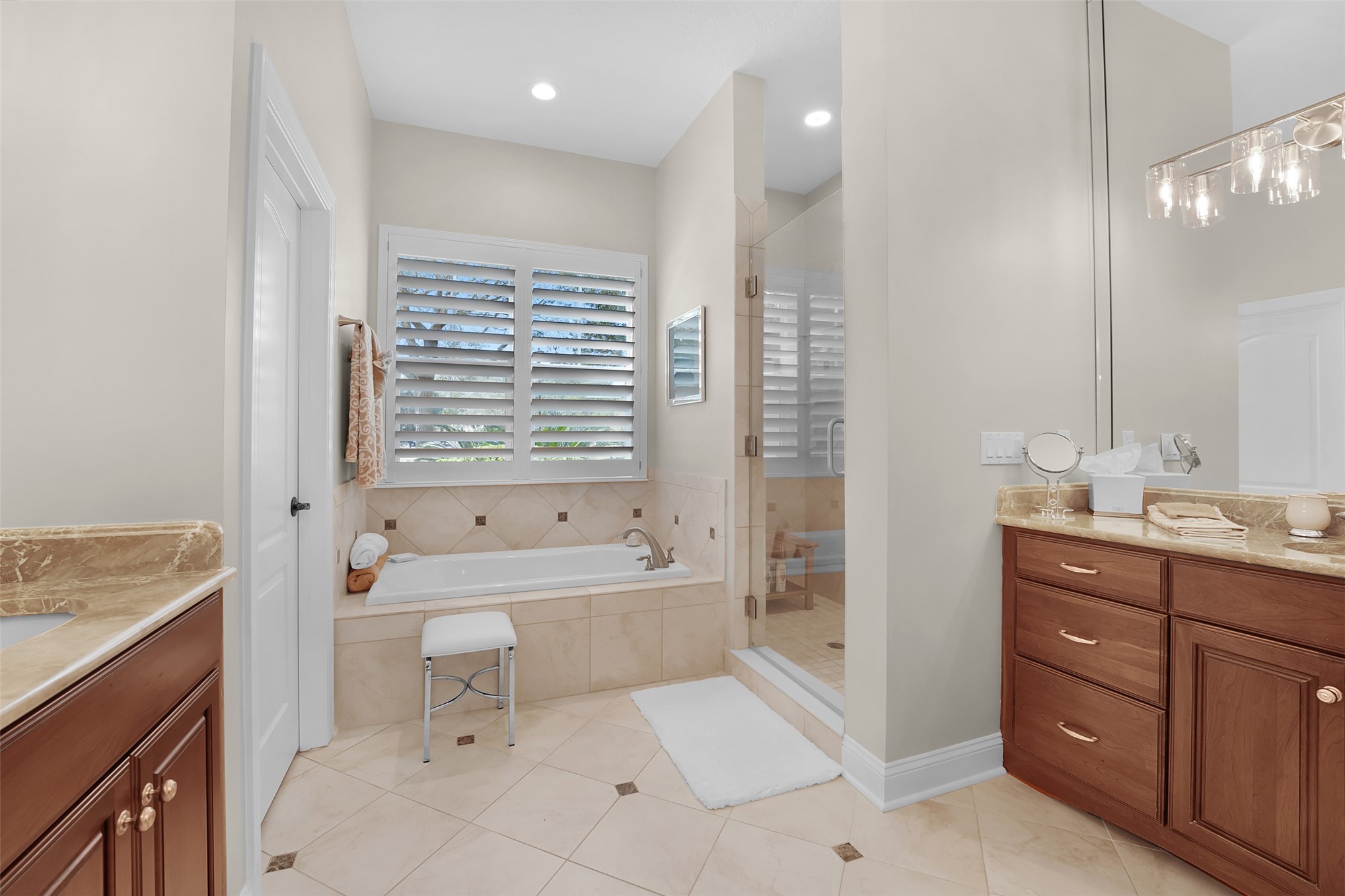 94038 HEMLOCK COURT