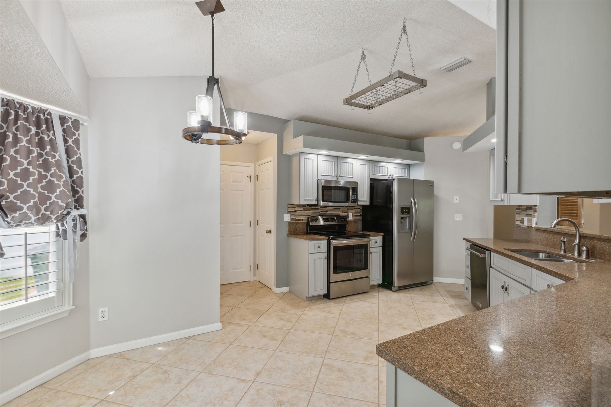 2170 TAURUS COURT