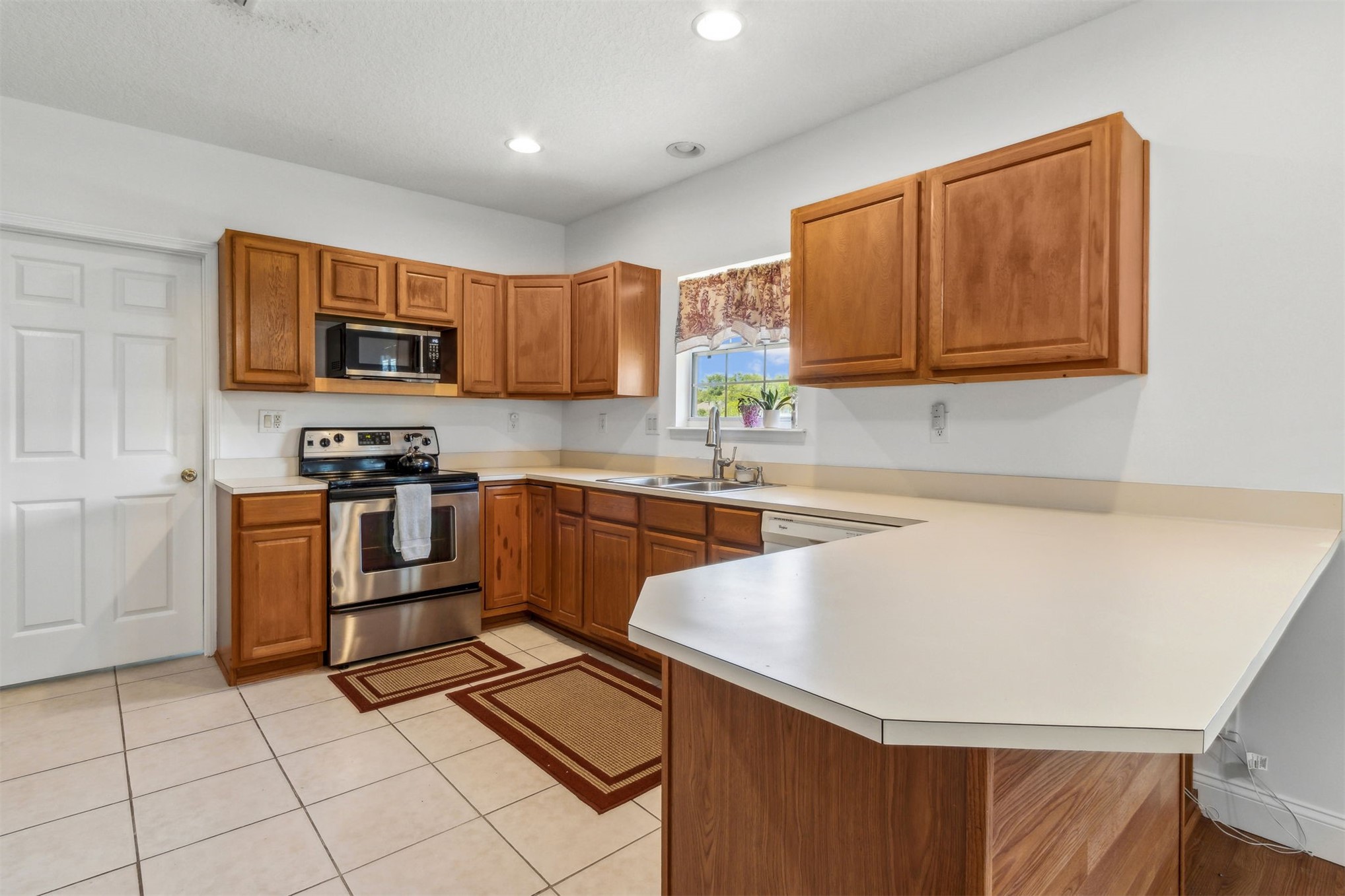 1424 NOTTINGHAM DRIVE