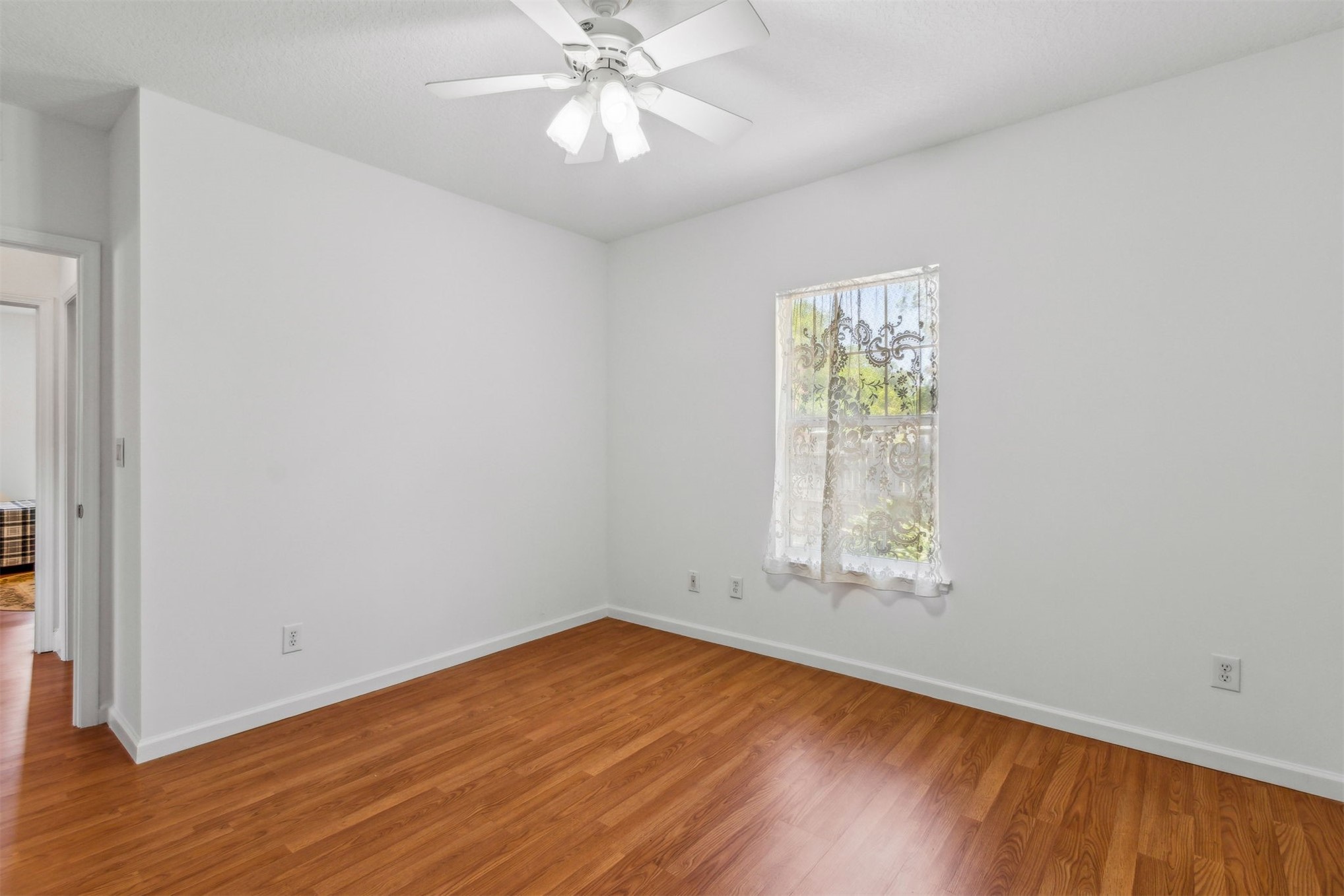 1424 NOTTINGHAM DRIVE