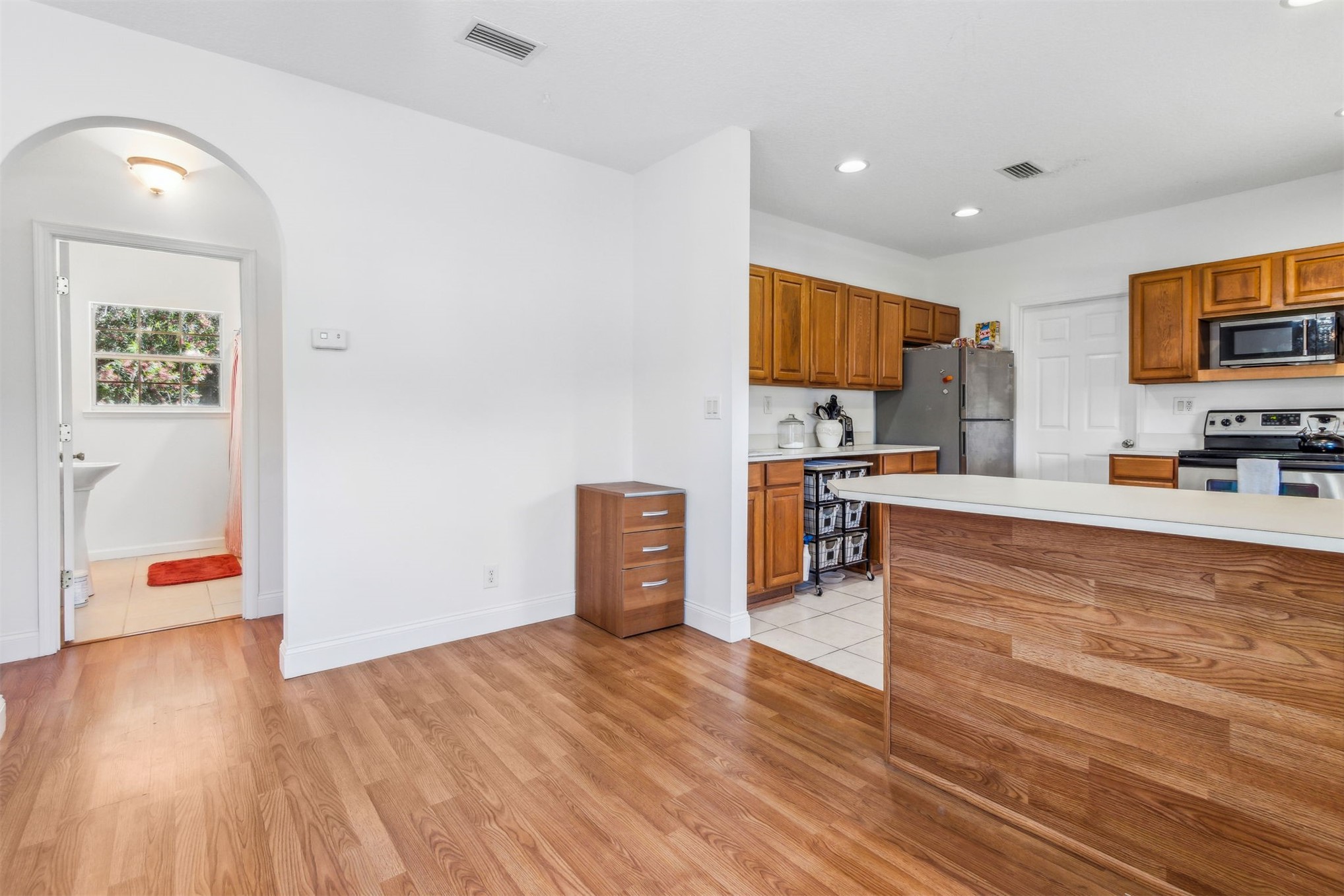 1424 NOTTINGHAM DRIVE