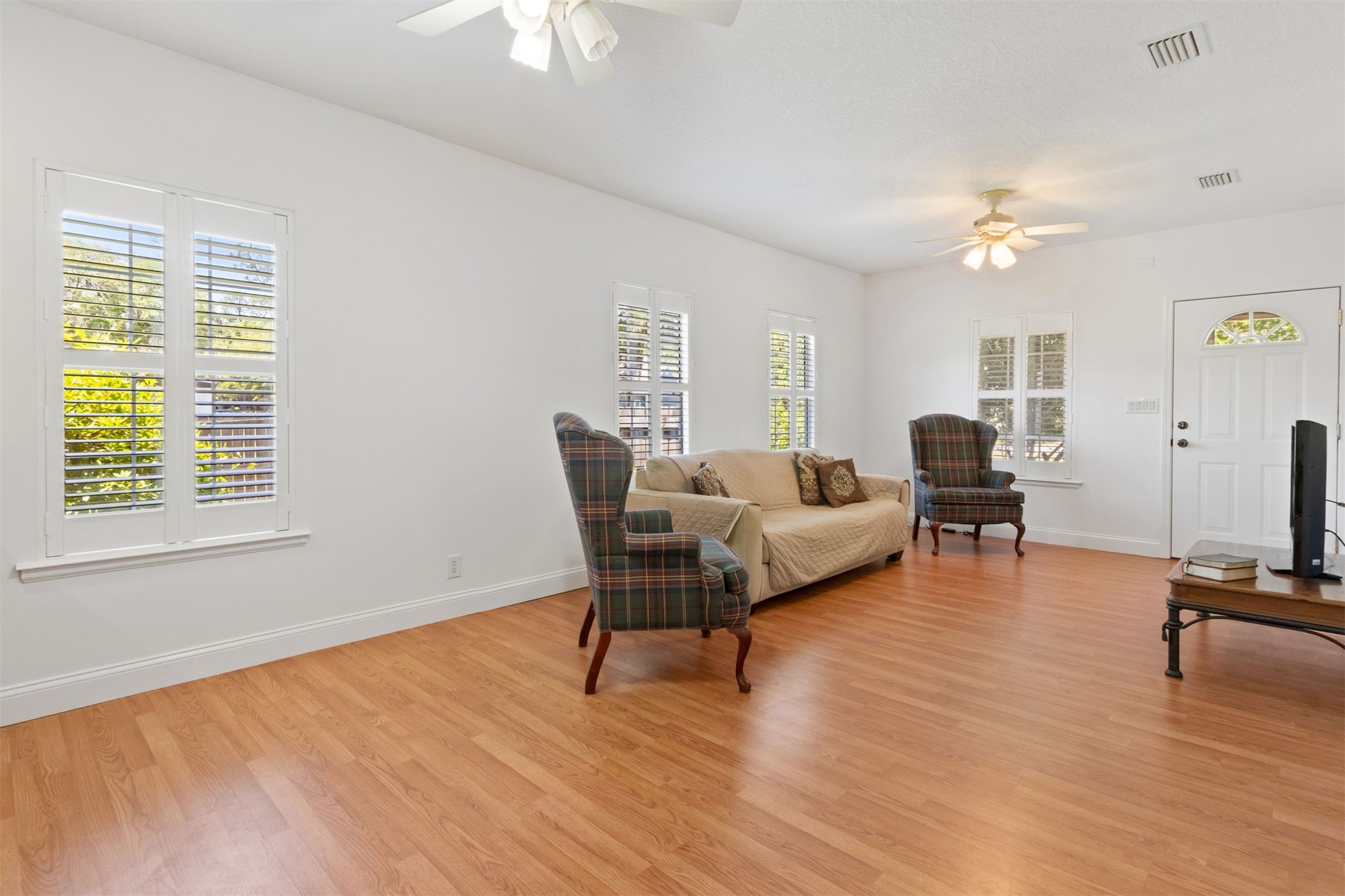 1424 NOTTINGHAM DRIVE