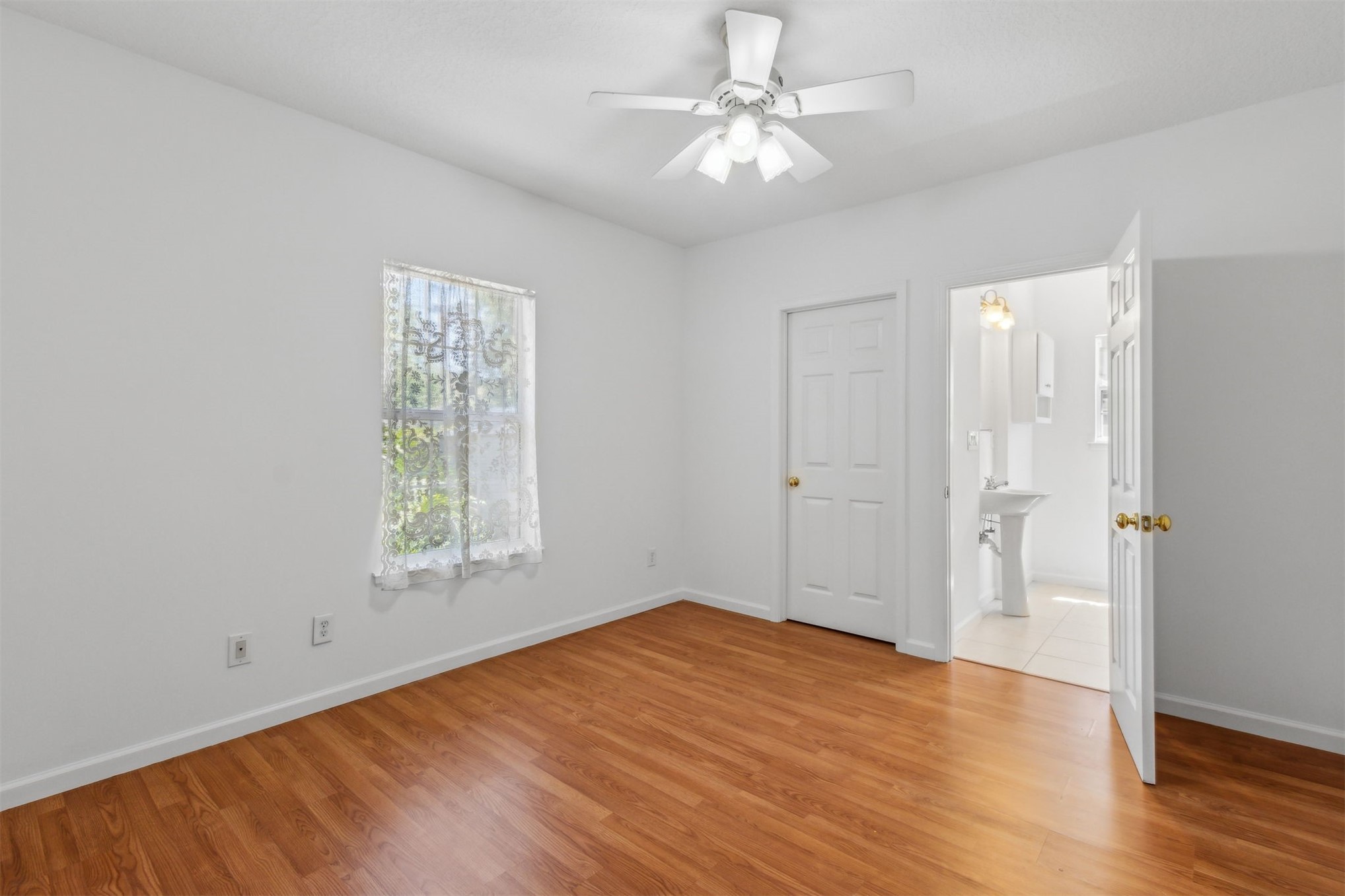 1424 NOTTINGHAM DRIVE