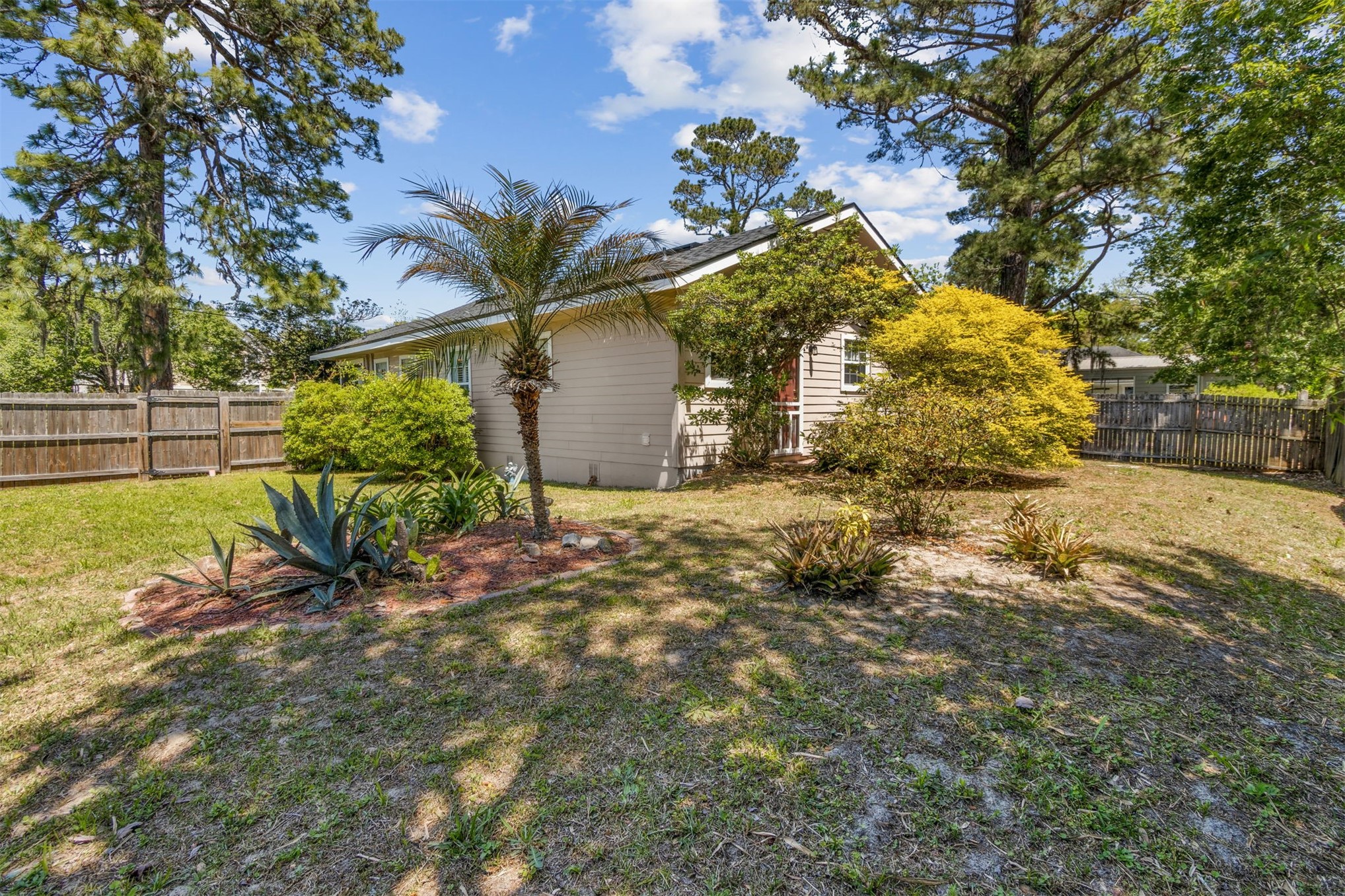 1424 NOTTINGHAM DRIVE