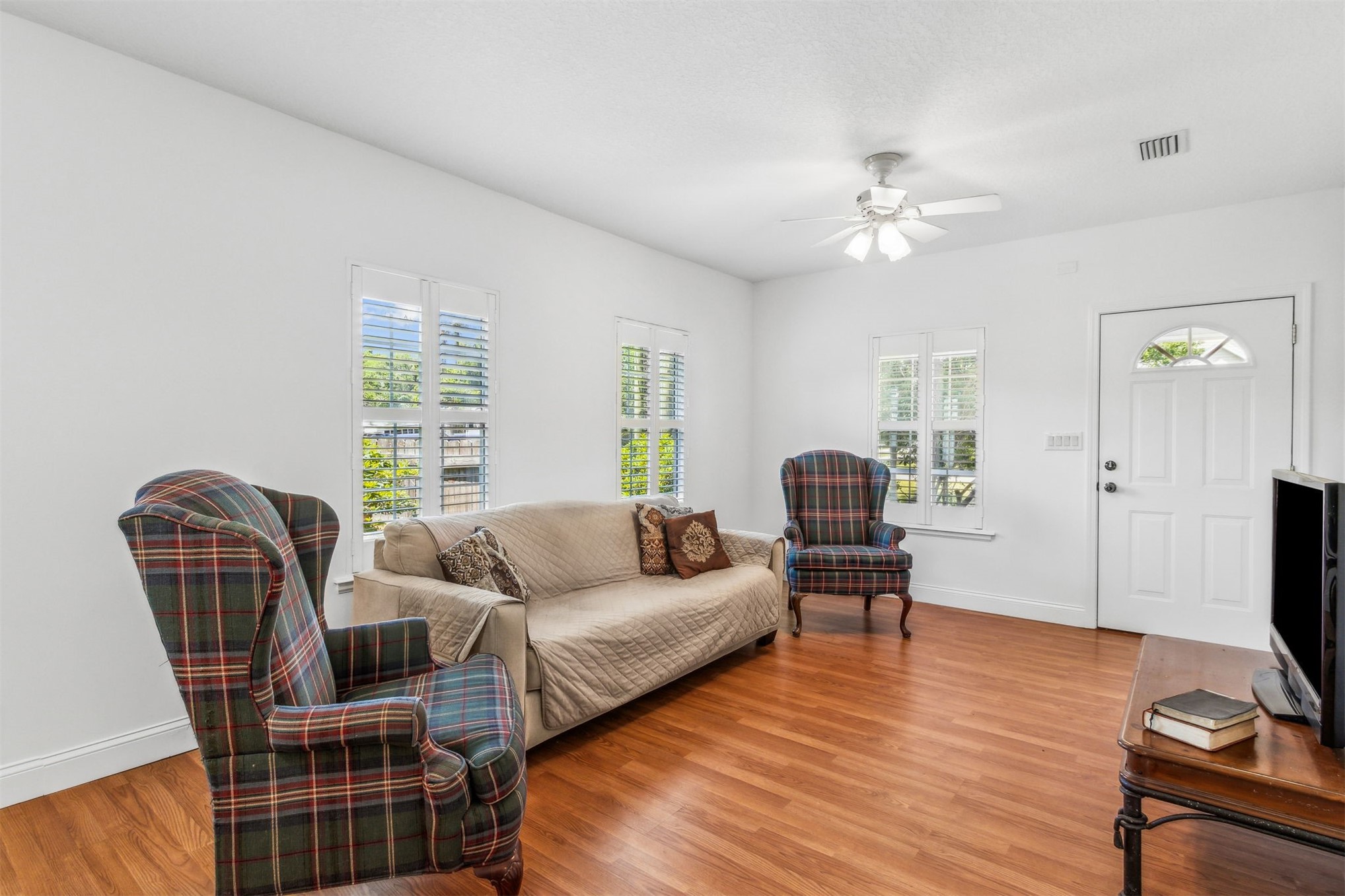 1424 NOTTINGHAM DRIVE