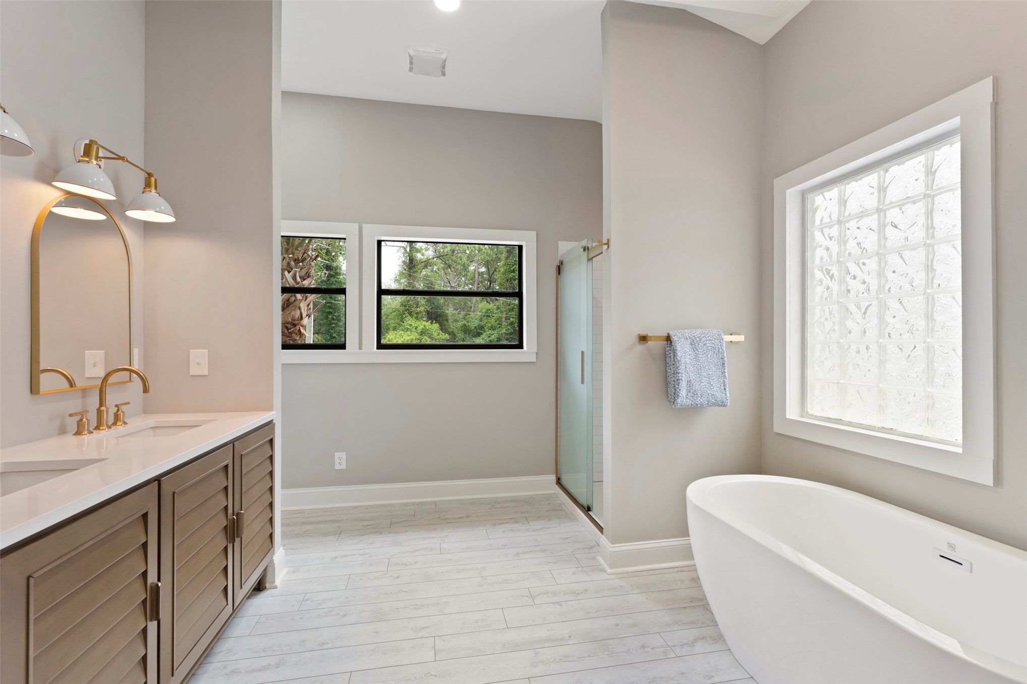 1381 FORREST DRIVE