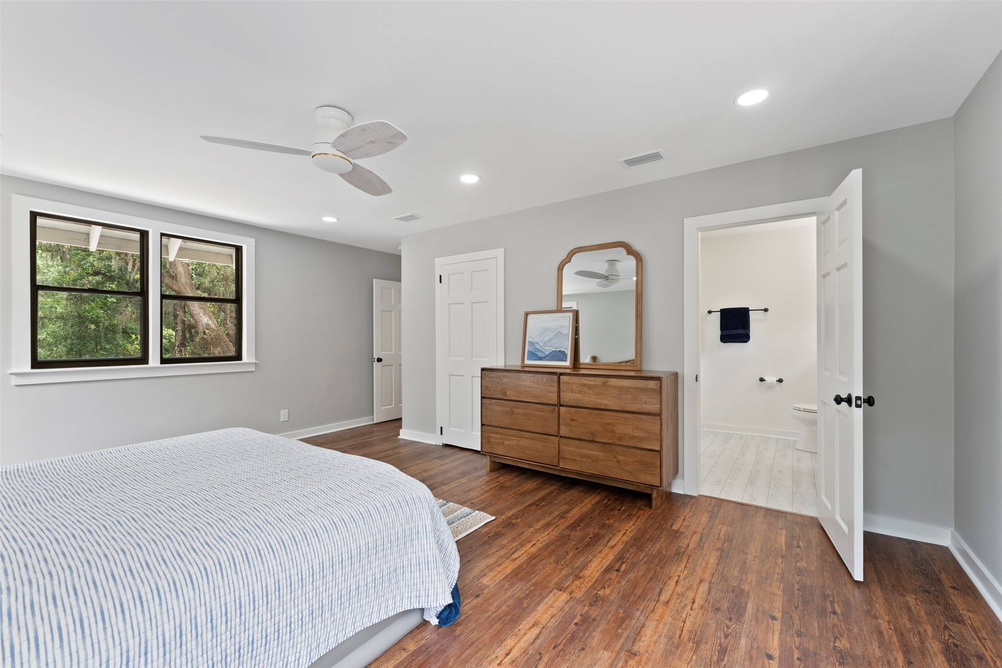 1381 FORREST DRIVE