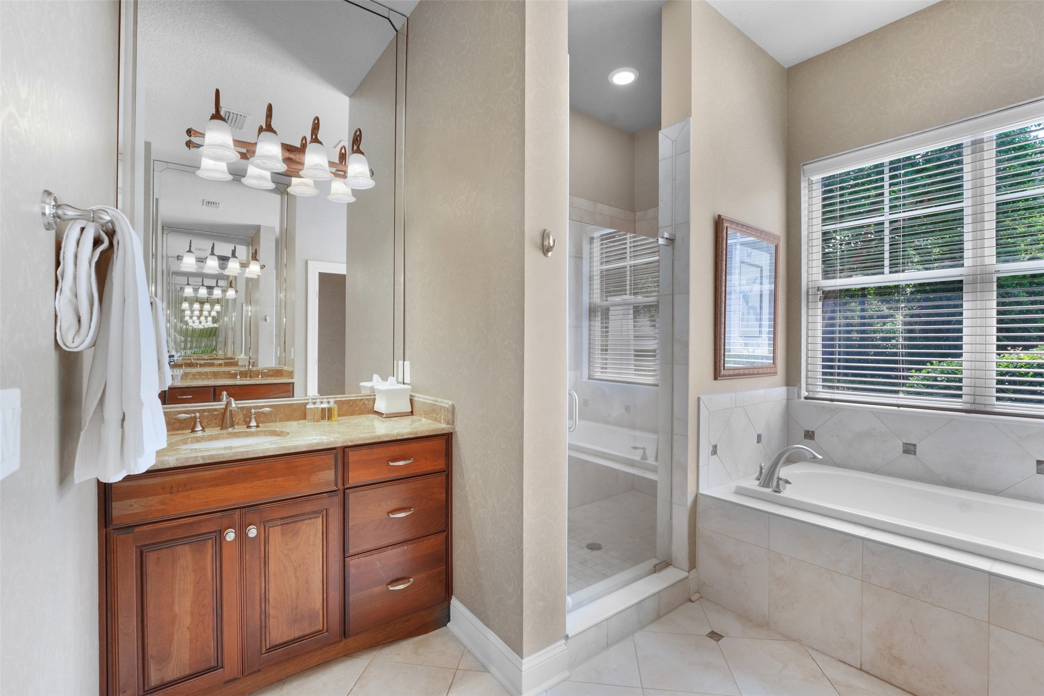 94040 HEMLOCK COURT