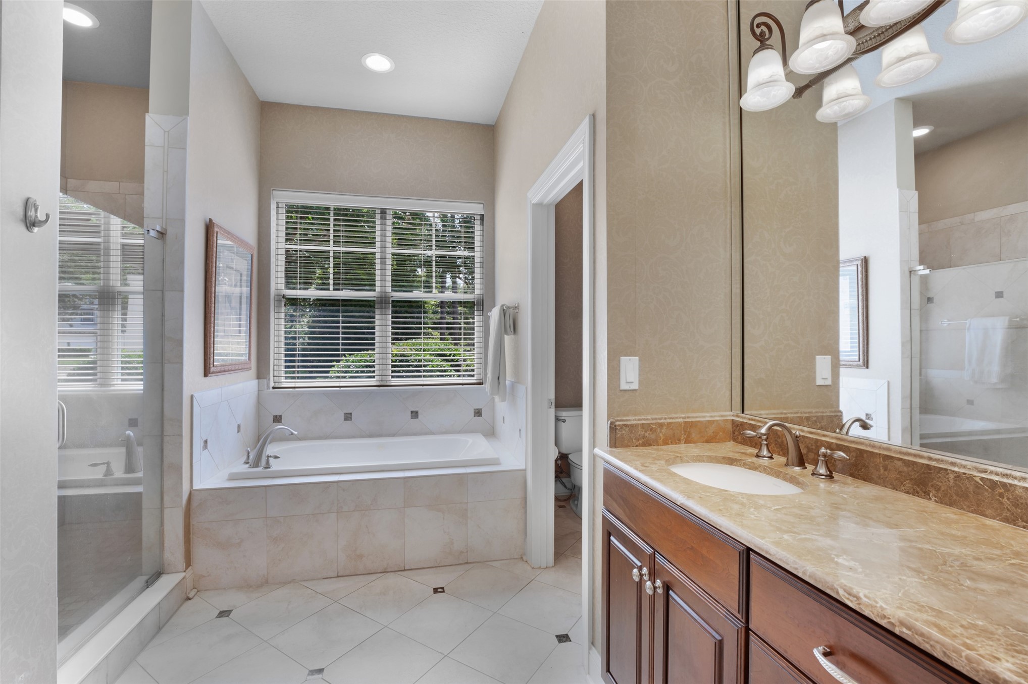 94040 HEMLOCK COURT