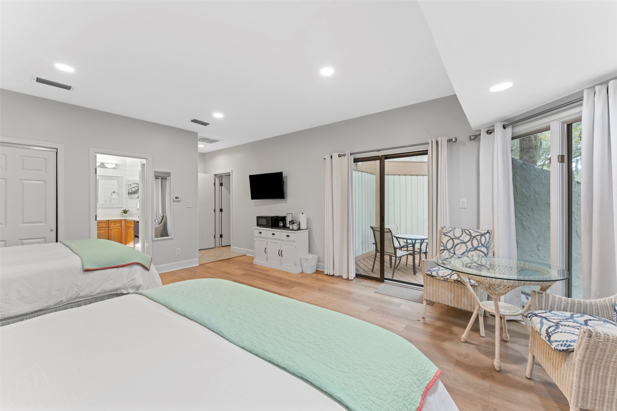2341 / 2343 BOXWOOD LANE 2341