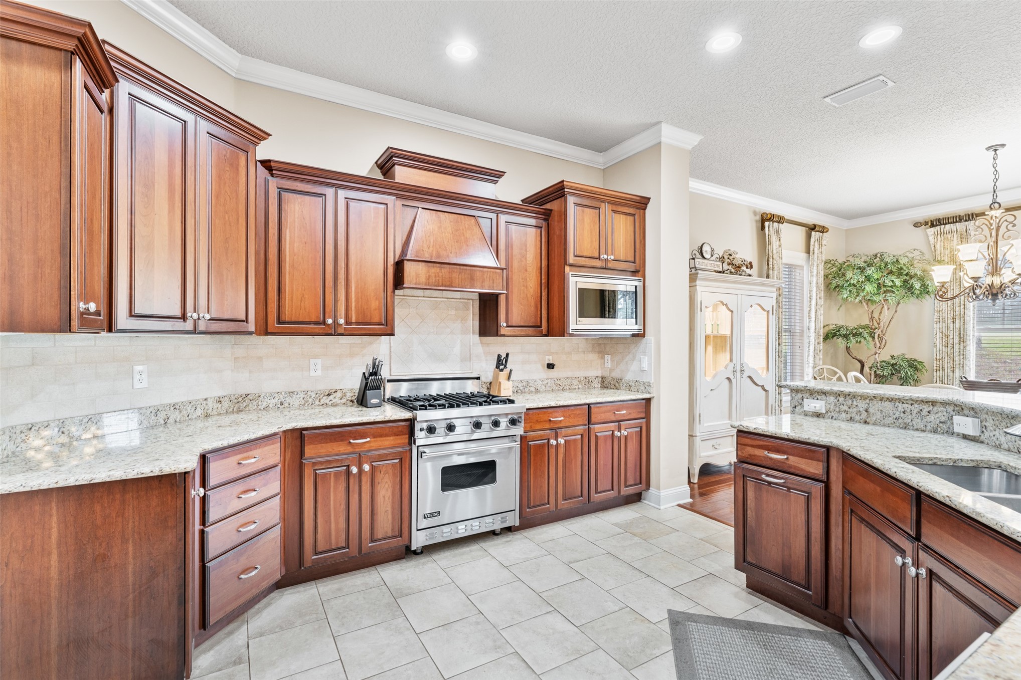 94036 HEMLOCK COURT