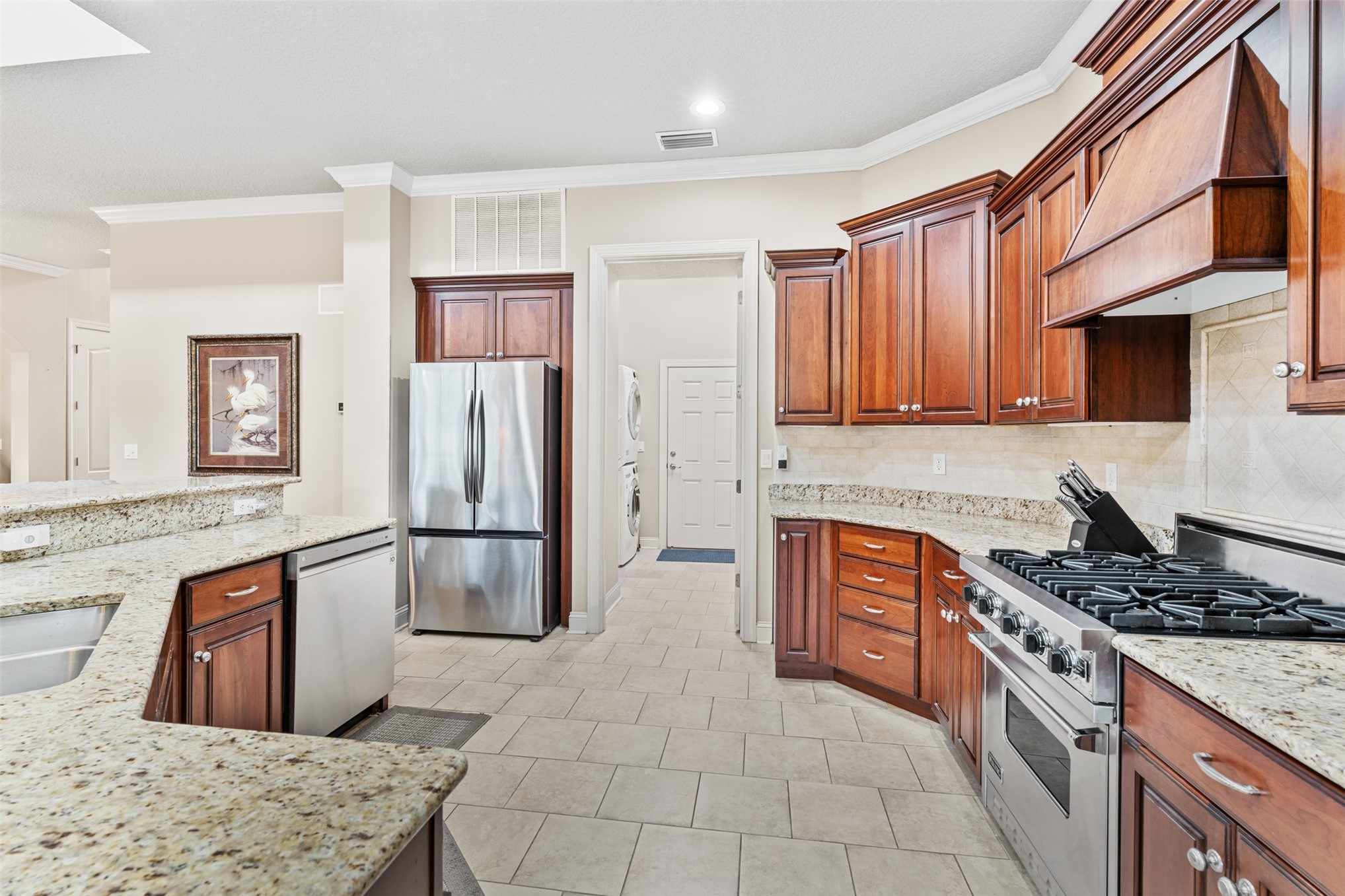 94036 HEMLOCK COURT