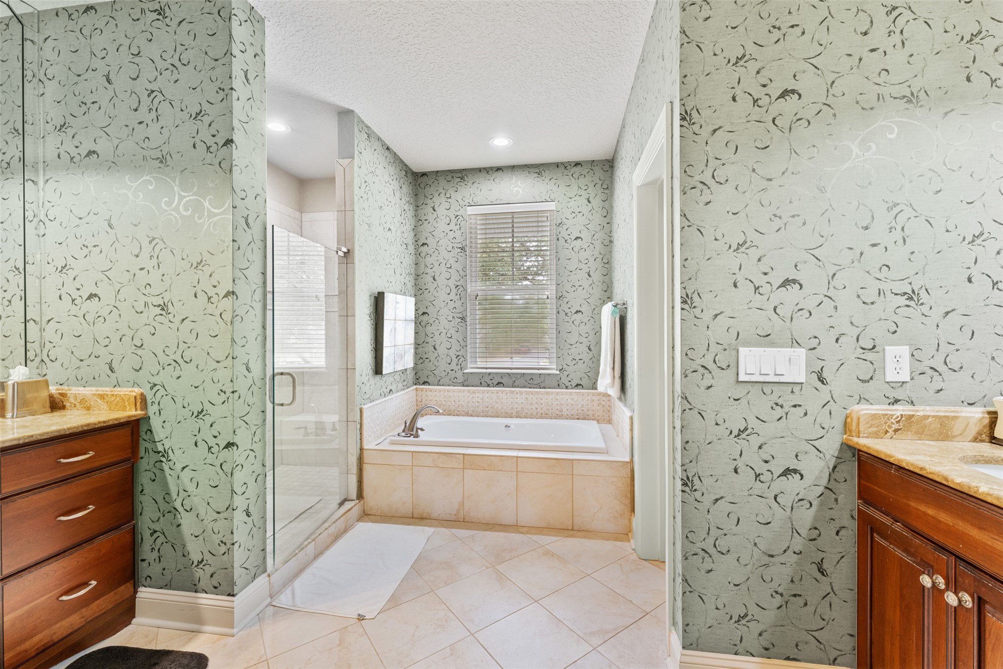 94036 HEMLOCK COURT