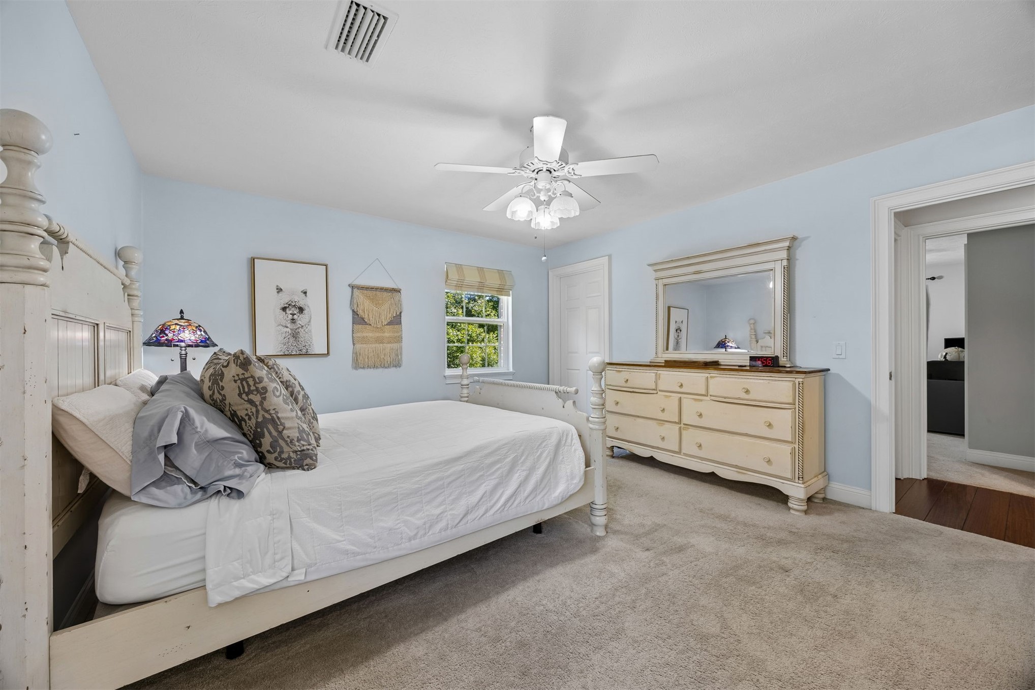1655 CLINCH DRIVE