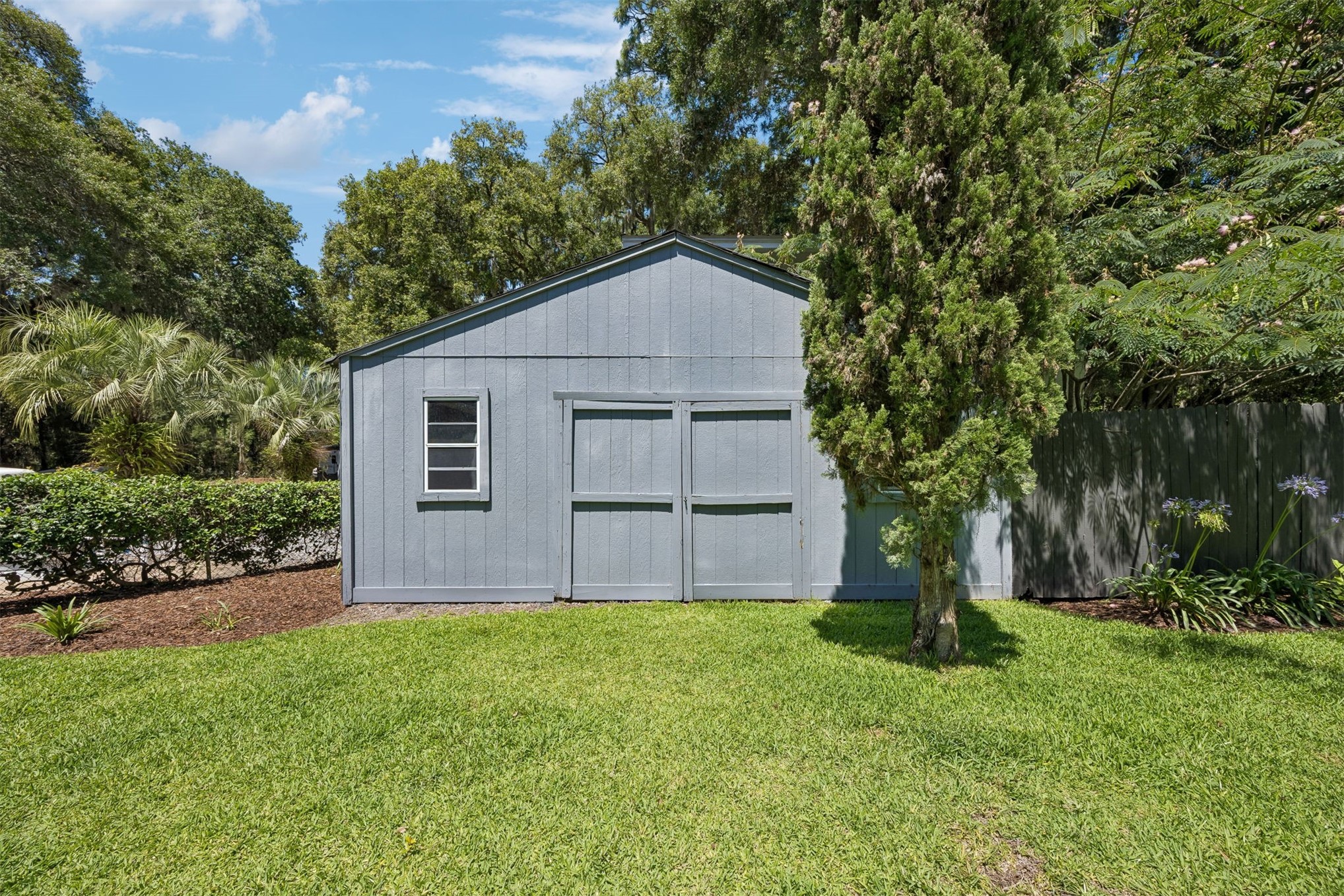 1655 CLINCH DRIVE